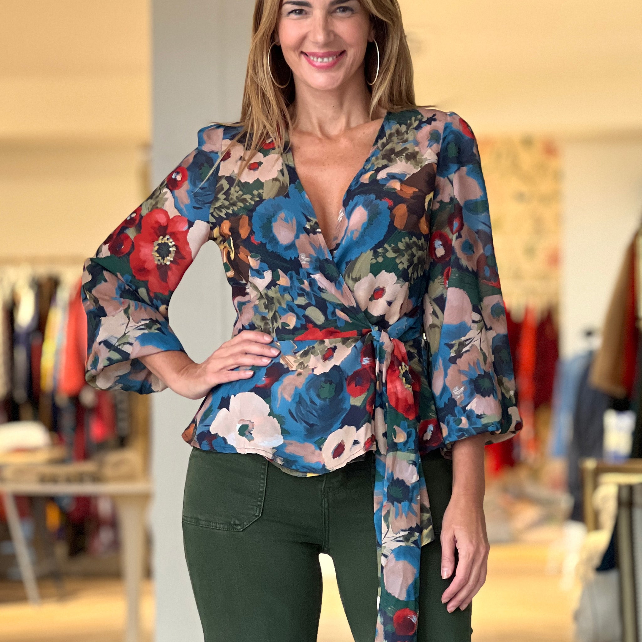 Camisa cruzada fluida flores