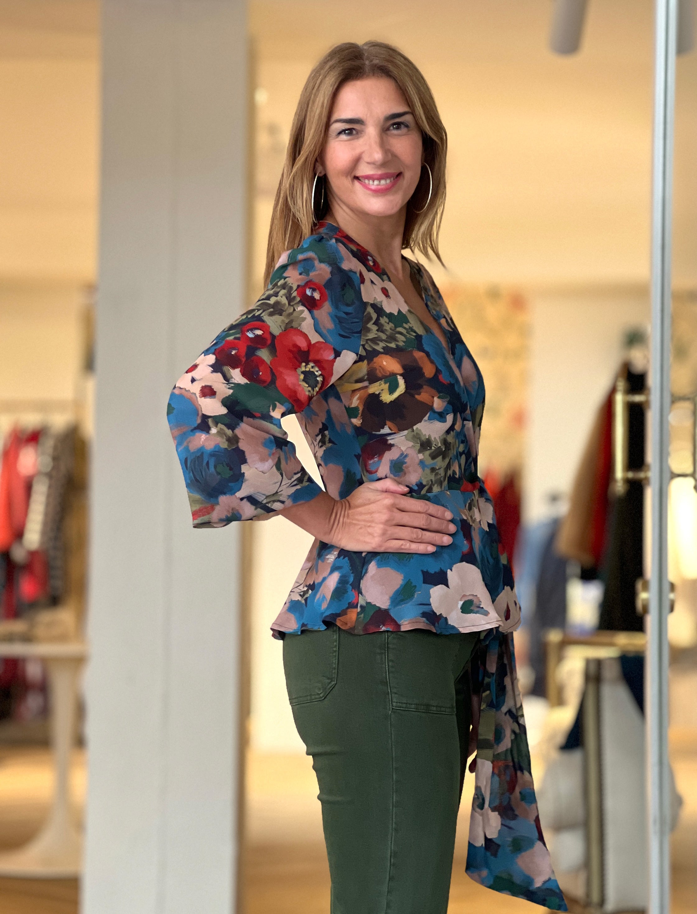 Camisa cruzada fluida flores