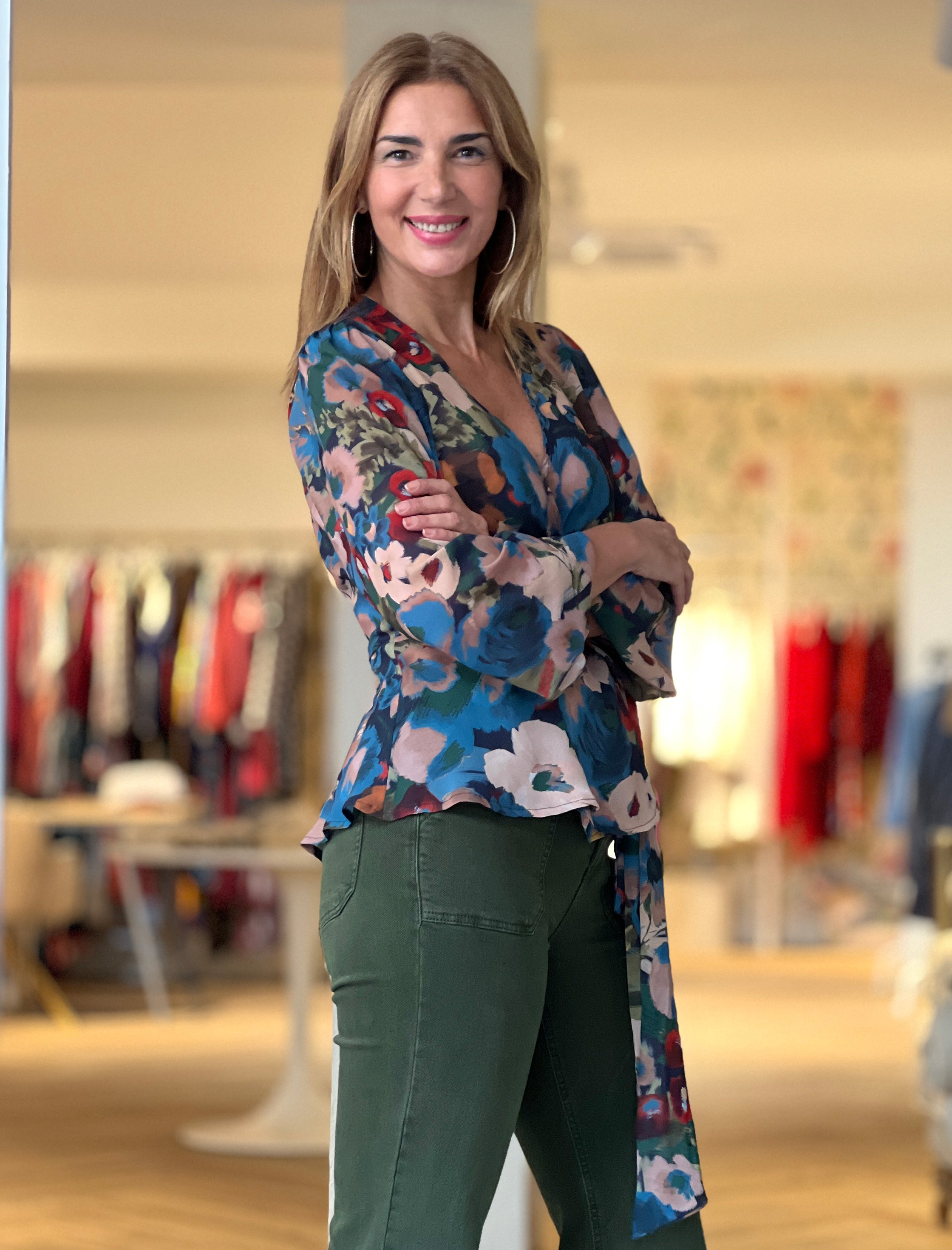 Camisa cruzada fluida flores