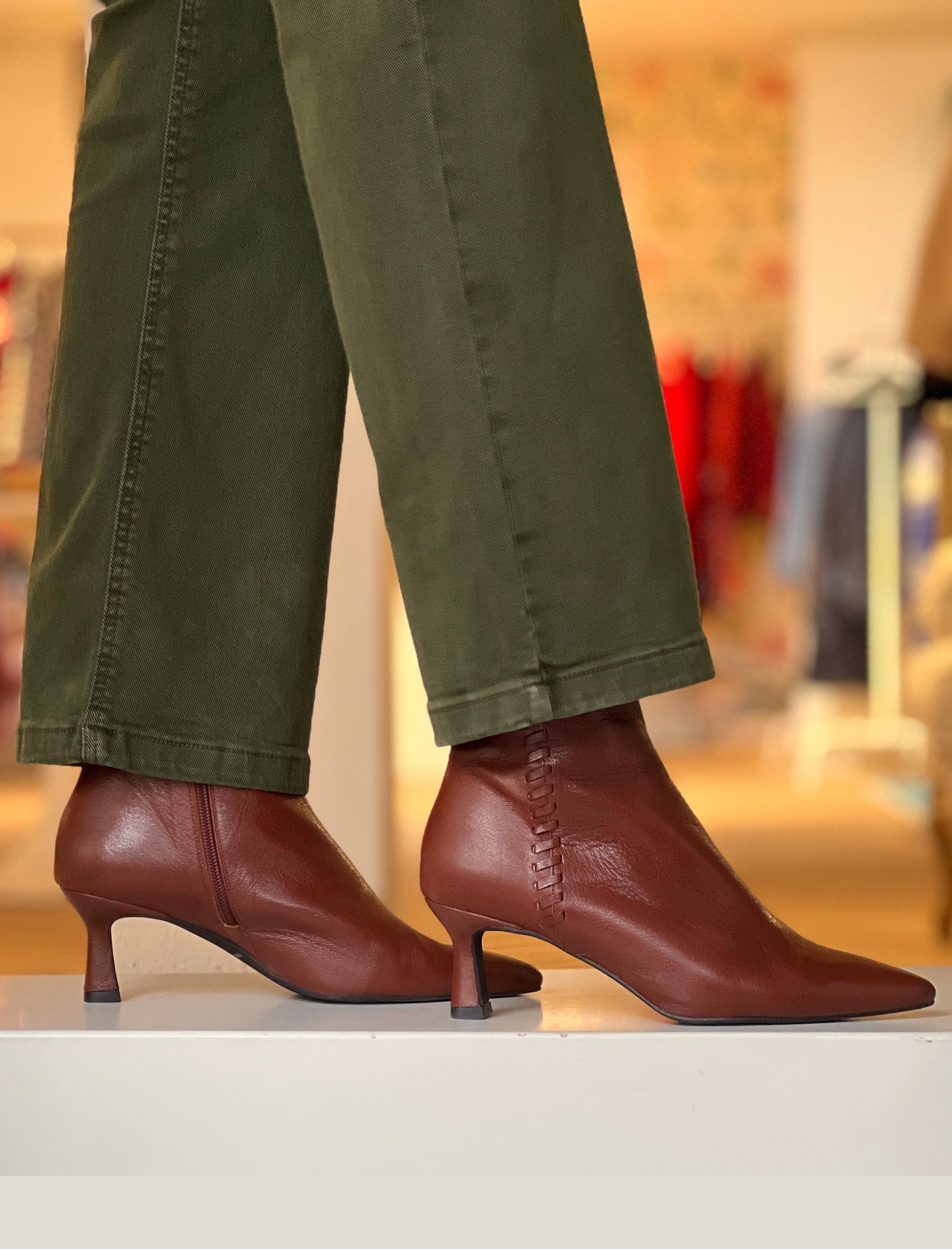 Botín fondo de armario cuero