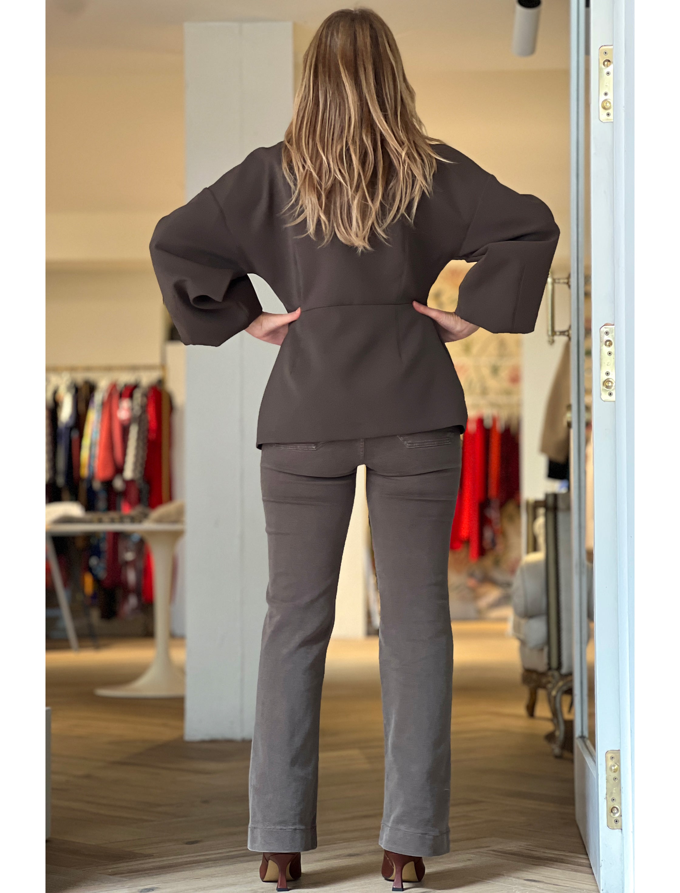 Pantalón vaquero marrón visón