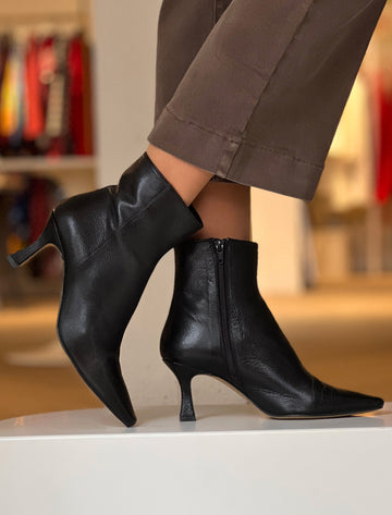 Black leather Star ankle boot