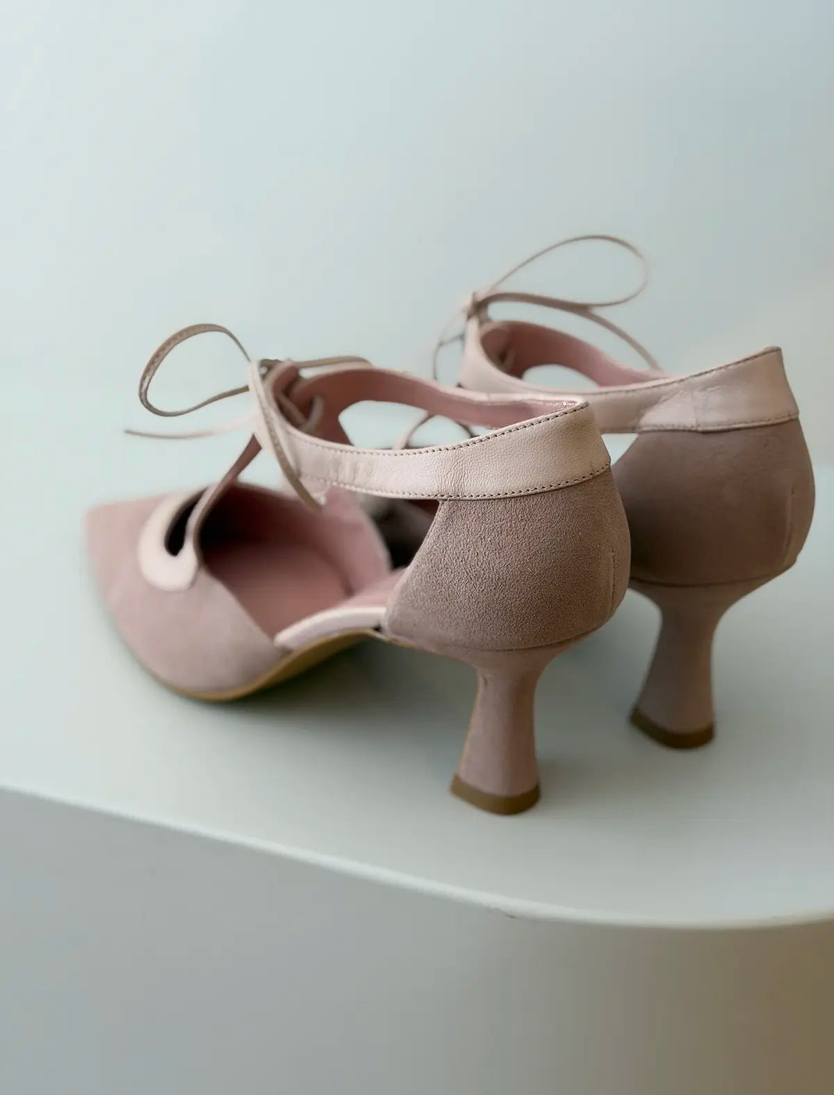 Zapato de fiesta tacón medio nude Jimena