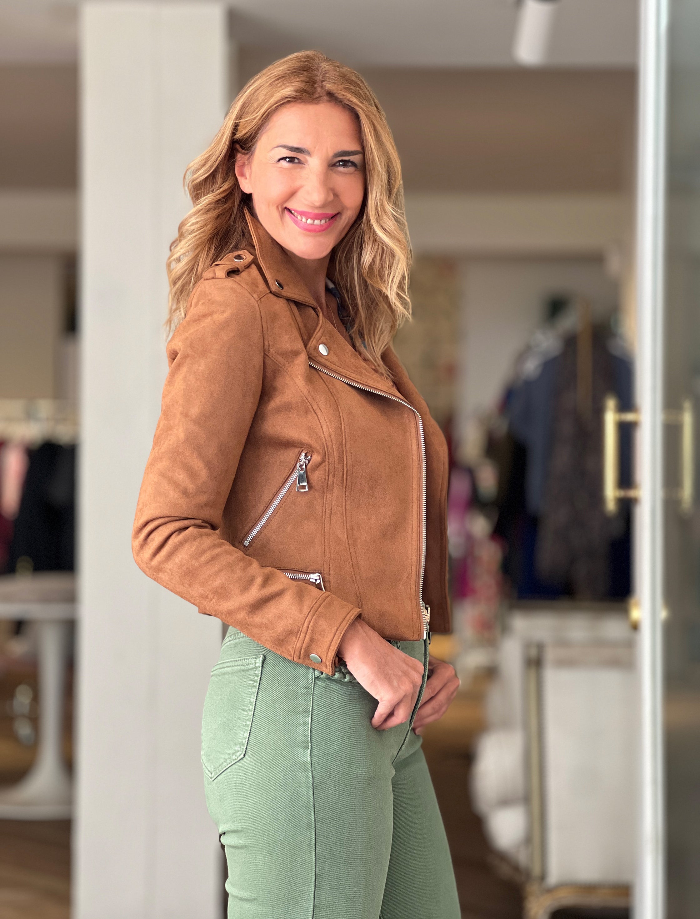 Perfecto Cassandra cuero