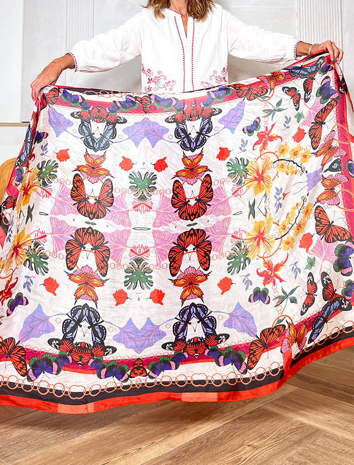 PAÑUELO DE SEDA MARIPOSAS