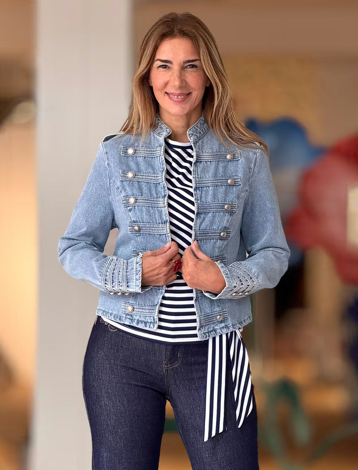 Chaqueta vaquera clara botones