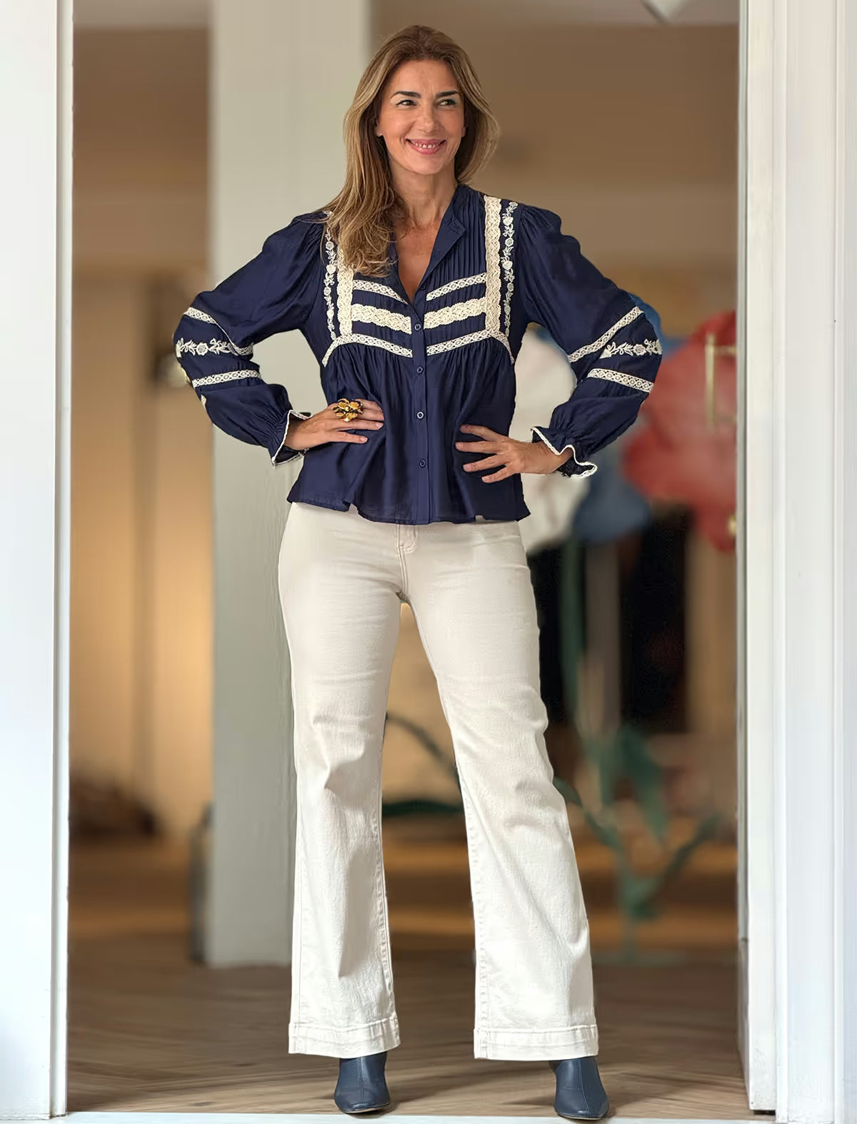Camisa azul encajes ideales
