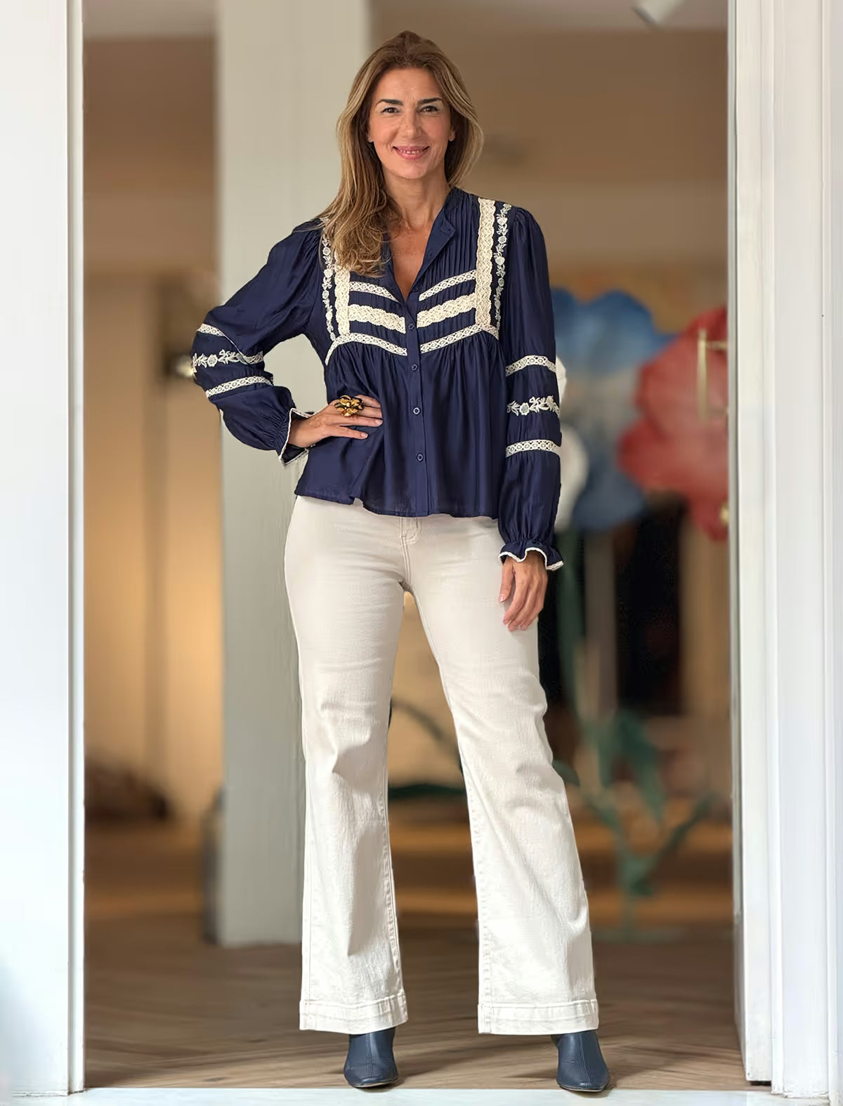 Camisa azul encajes ideales
