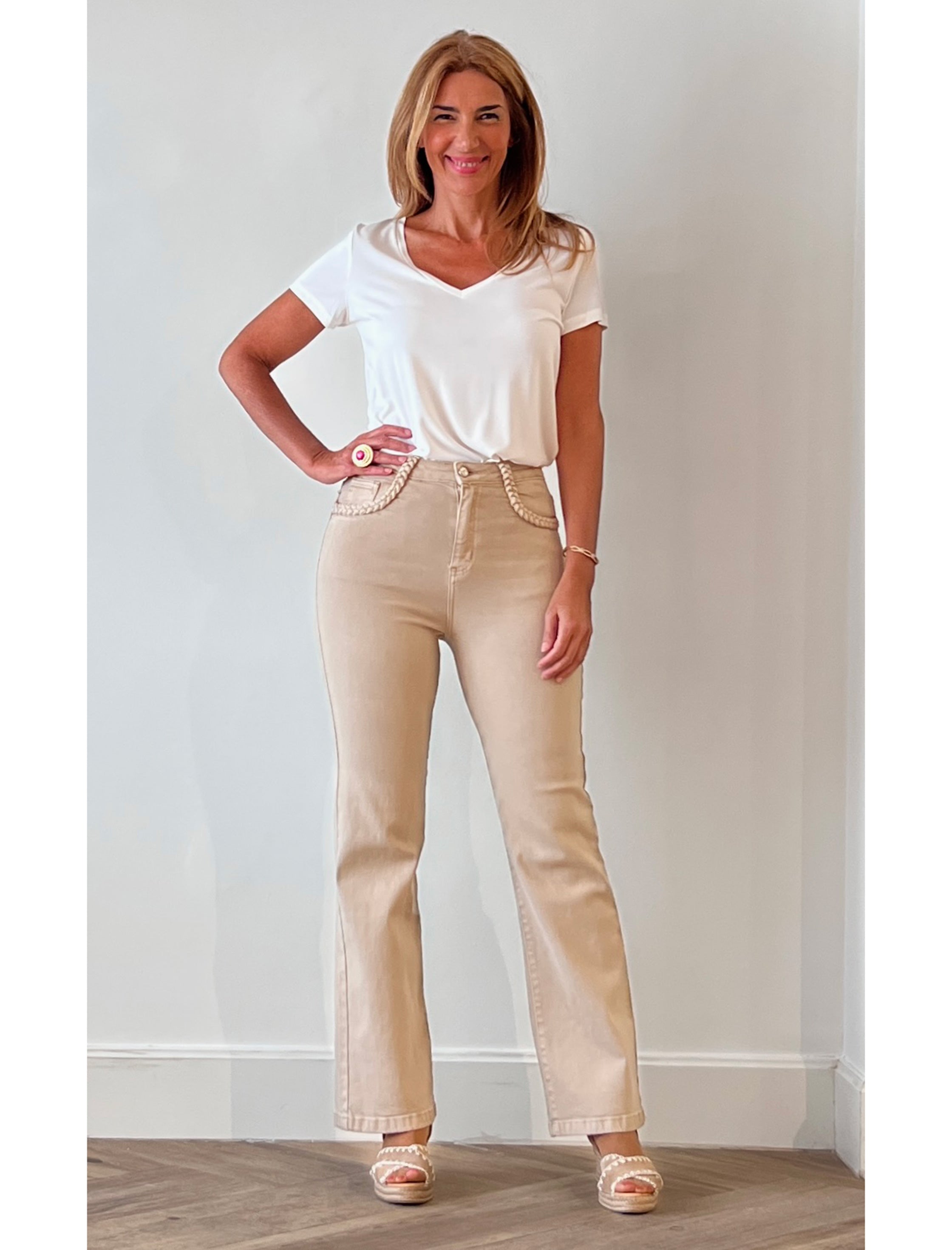 Pantalón vaquero bolsillos chic arena