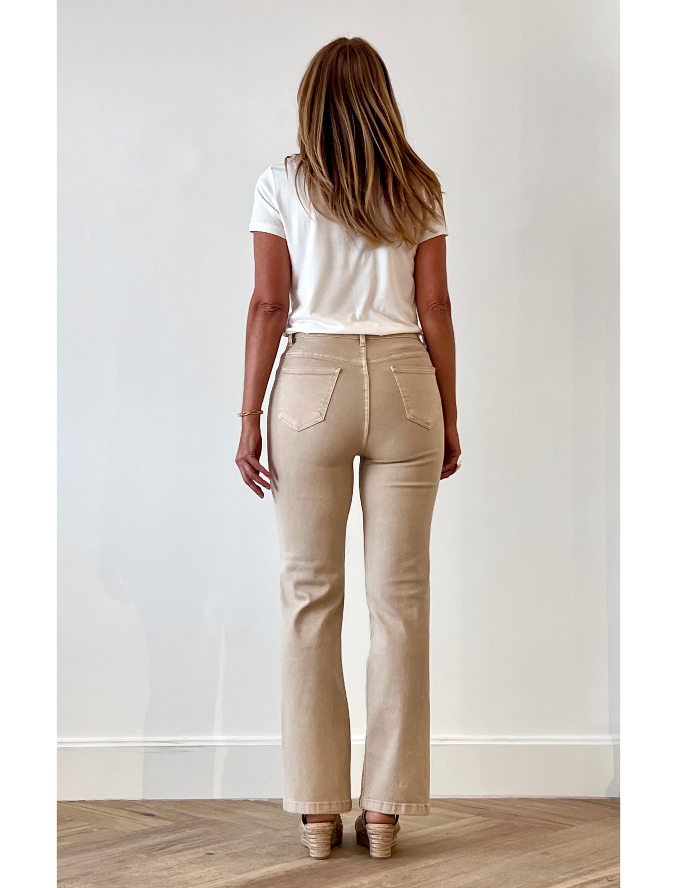 Pantalón vaquero bolsillos chic arena