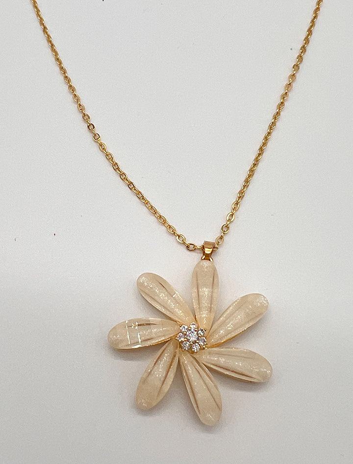 PRETTY FLOWER NECKLACE 