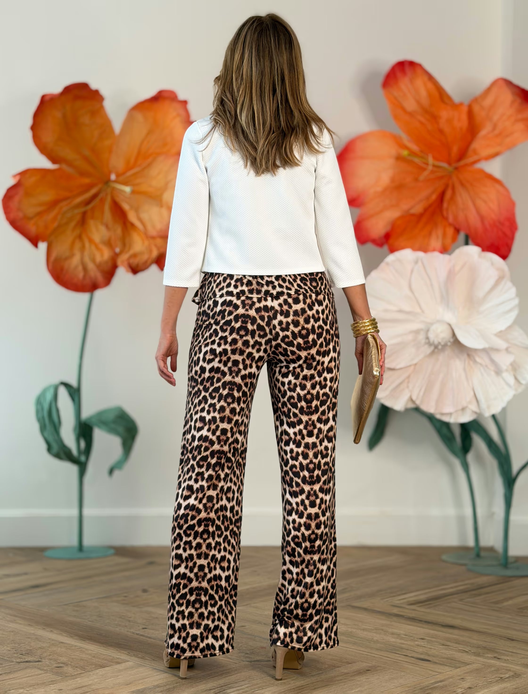 Chic short white piqué jacket