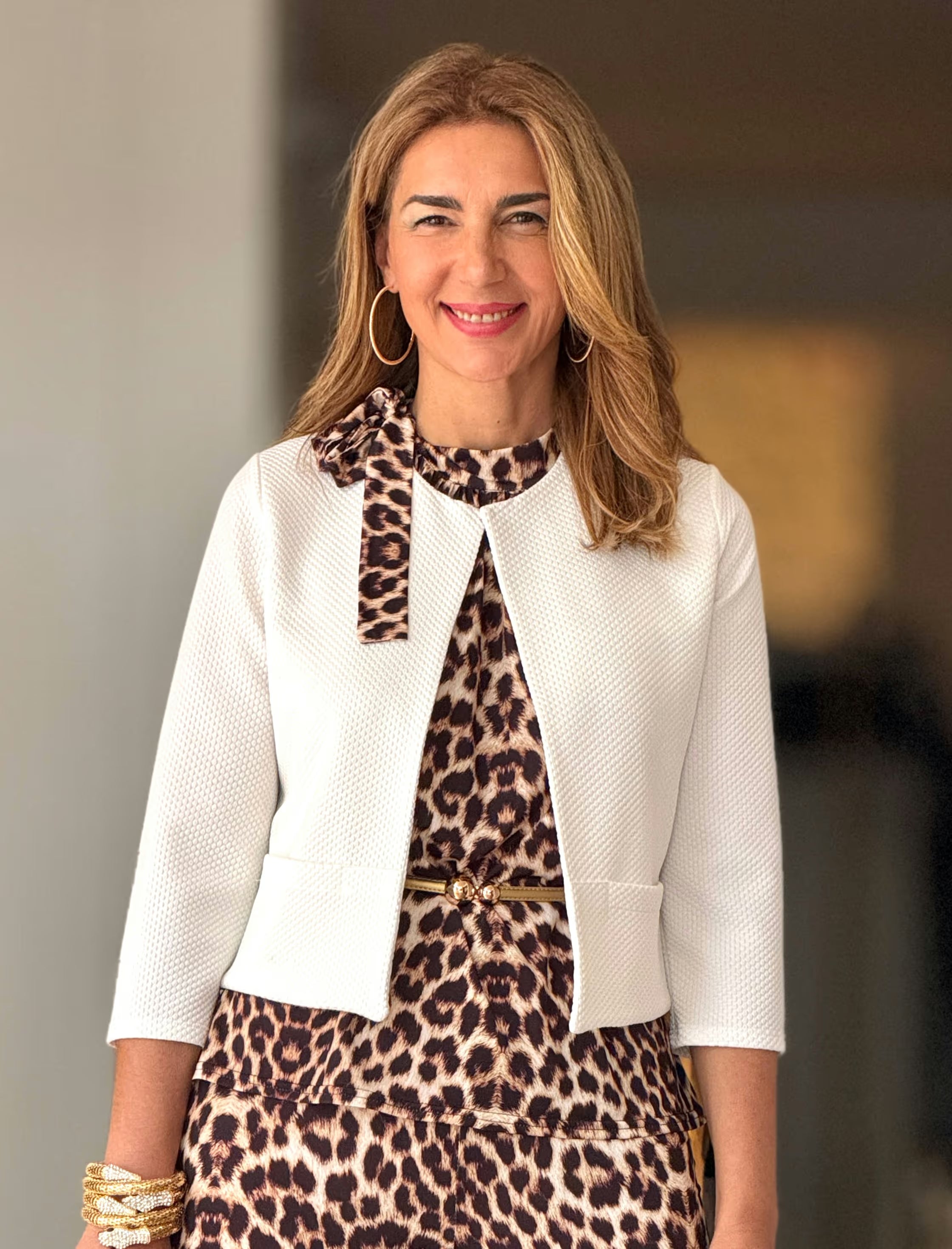 Chic short white piqué jacket