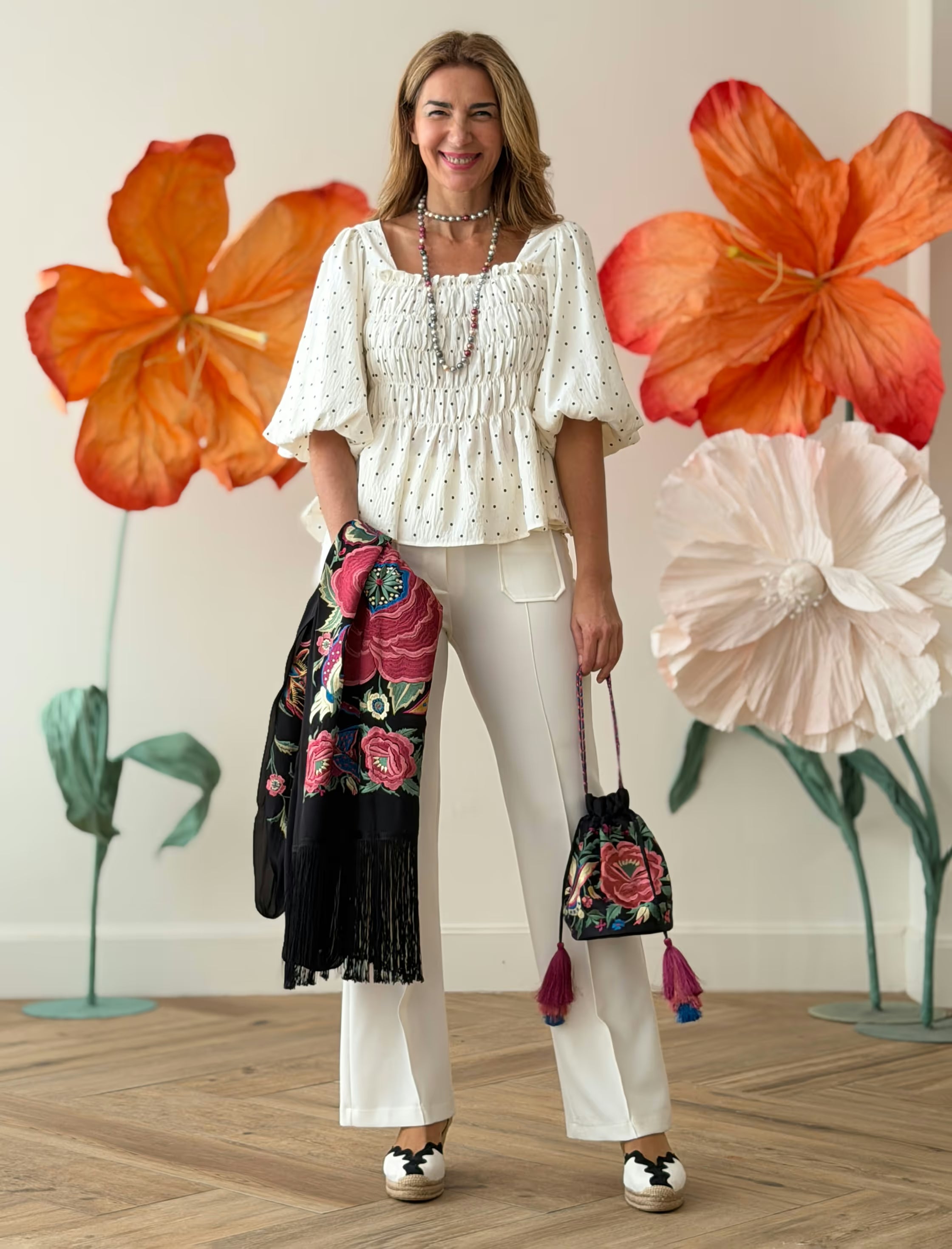 WONDERFUL BLACK EMBROIDERED SHAWL 