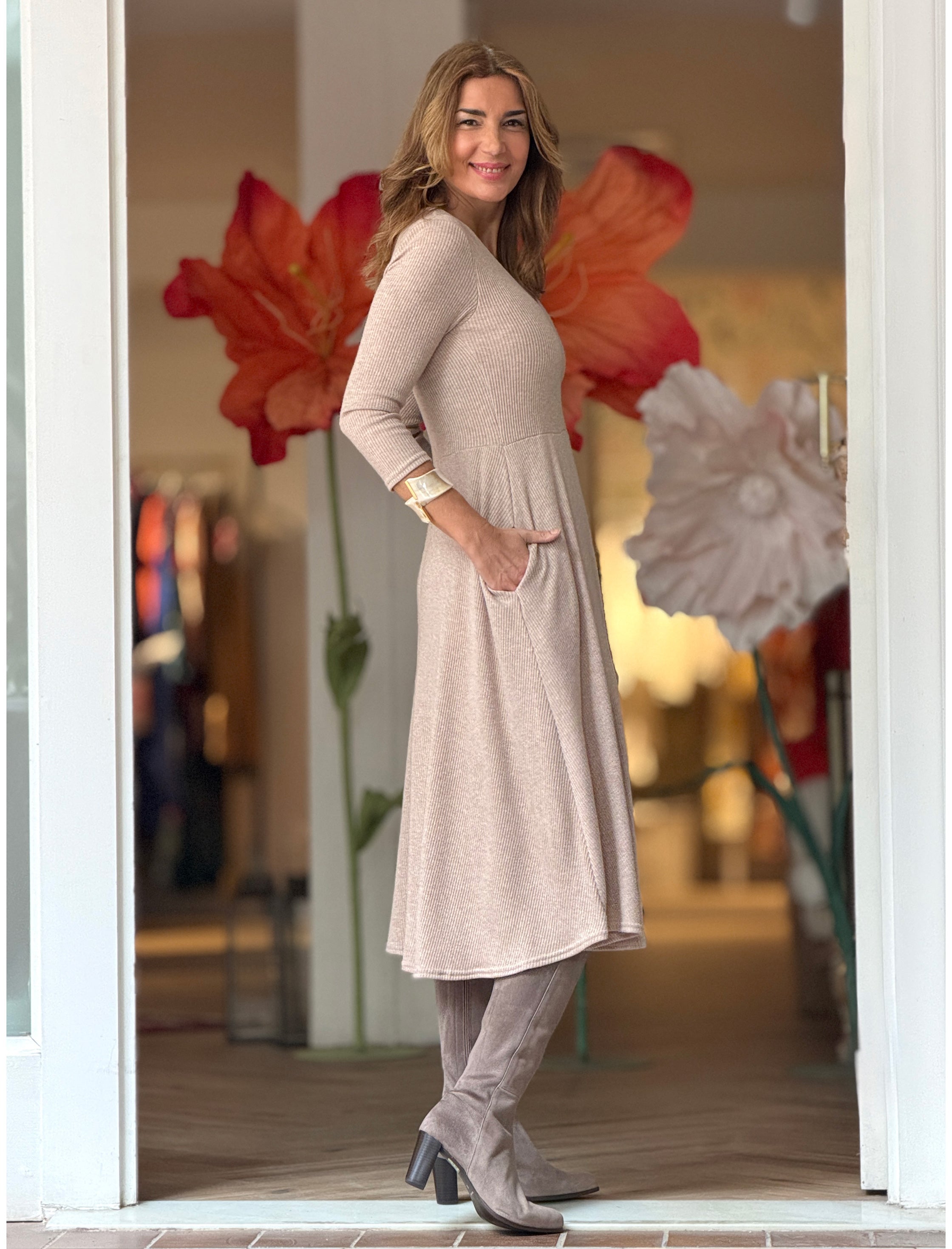 Vestido fondo de armario suave beige