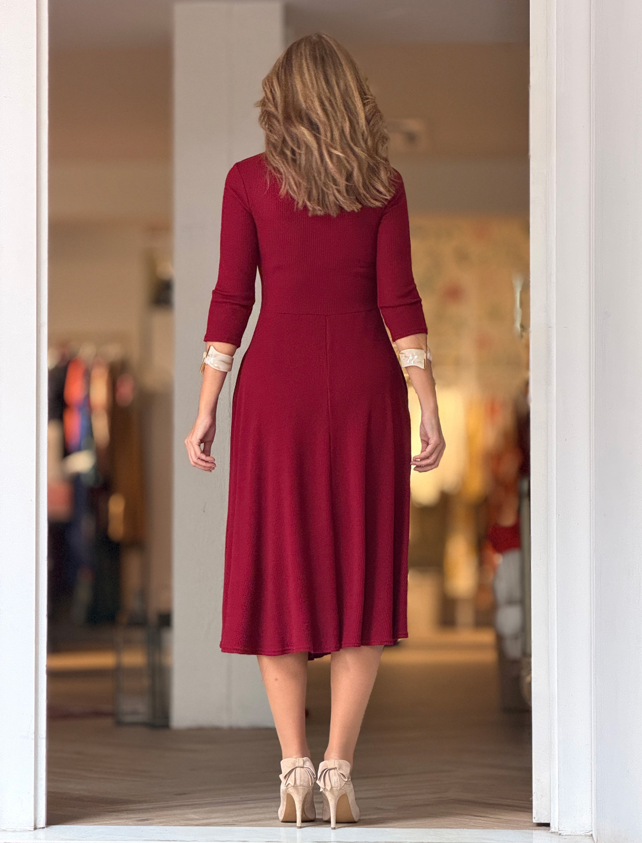 Vestido fondo de armario suave burdeos