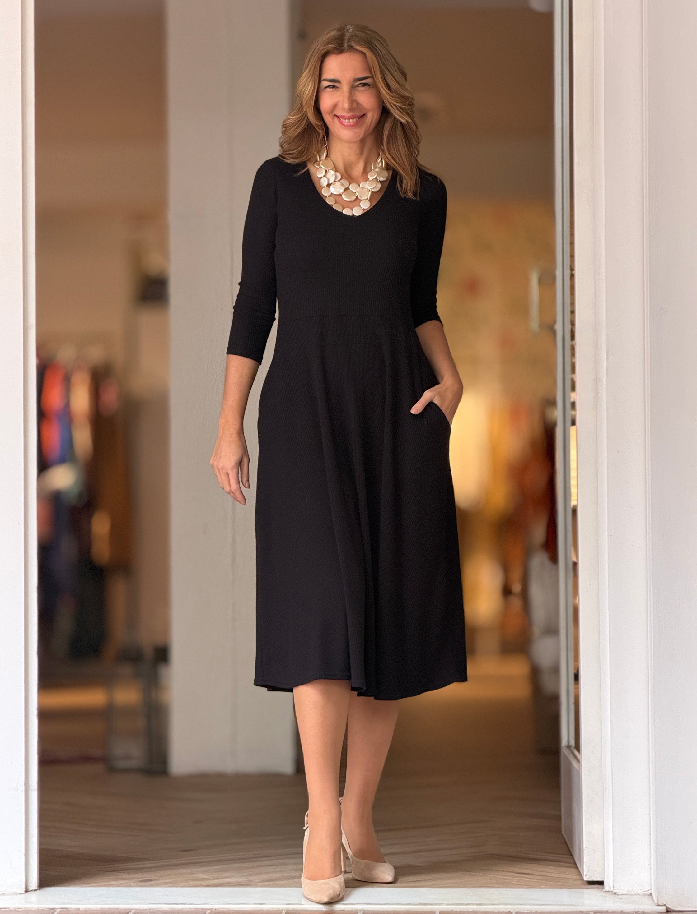 Vestido fondo de armario suave negro