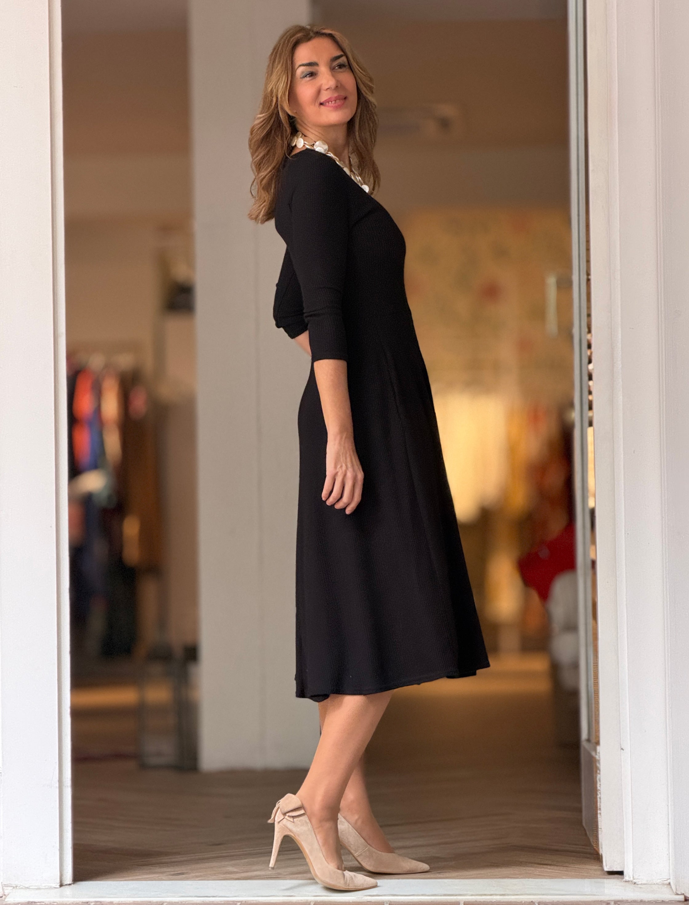 Vestido fondo de armario suave negro