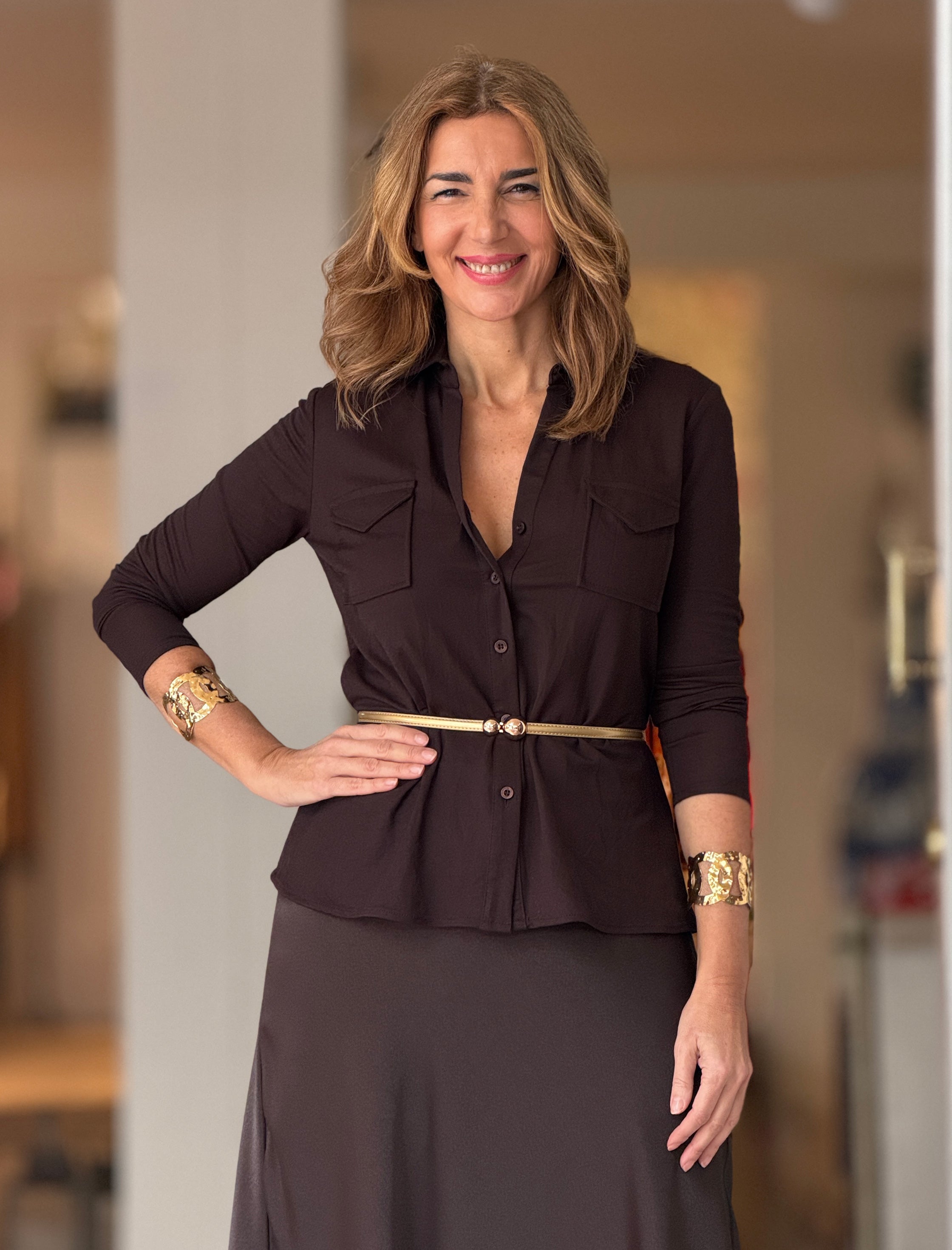 Camisa de viscosa para todo marrón chocolate