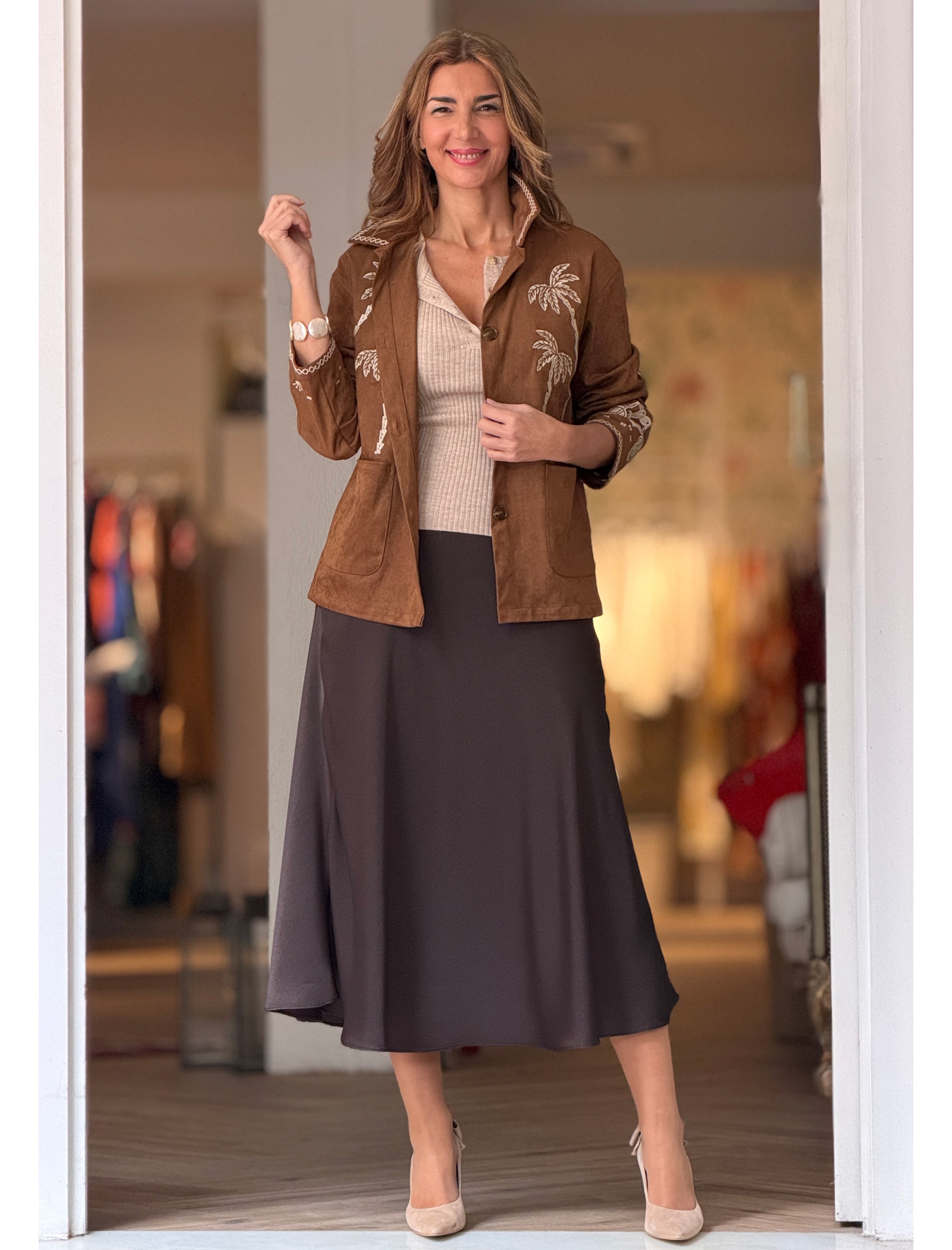 Chaqueta palmeras bordadas camel