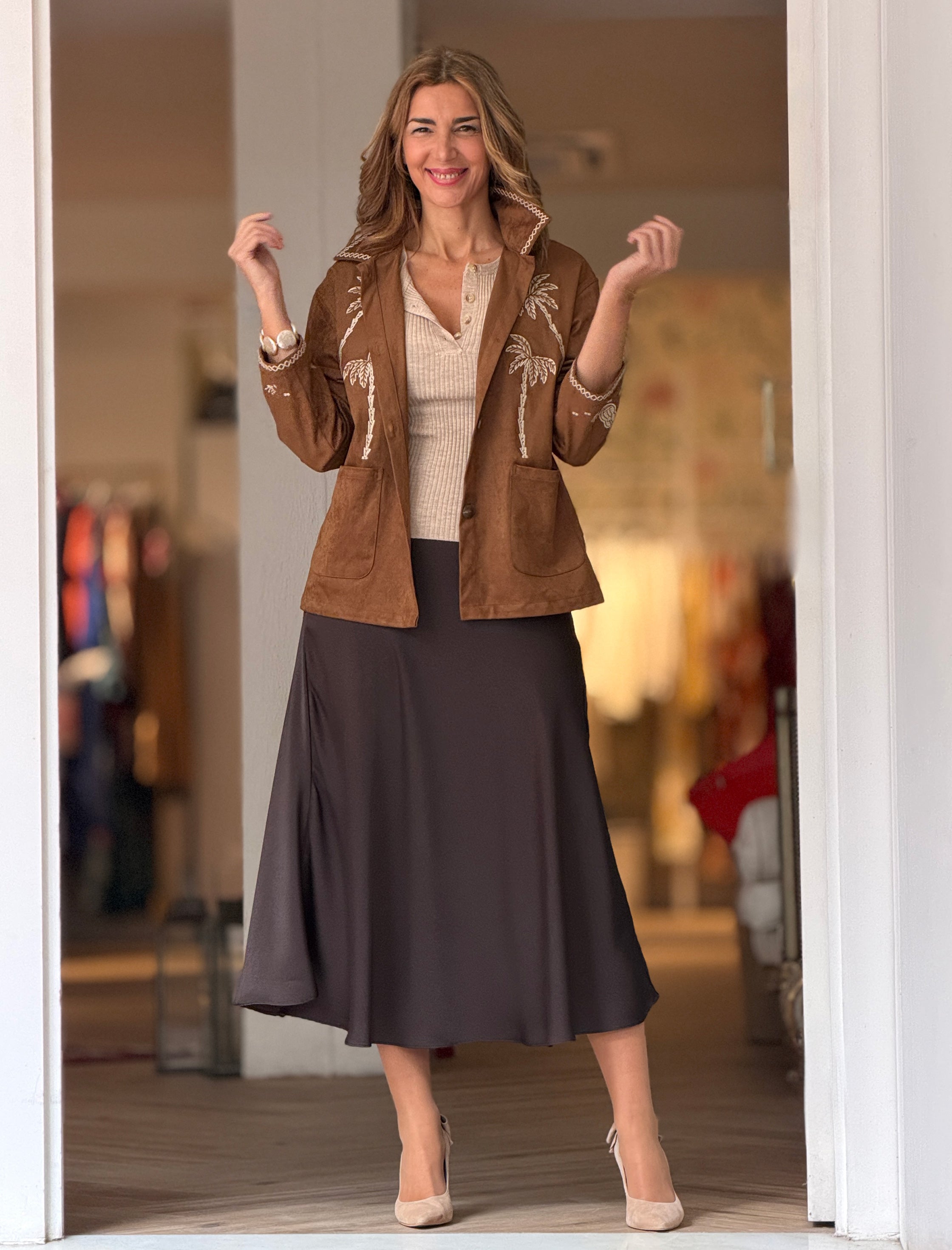 Chaqueta palmeras bordadas camel