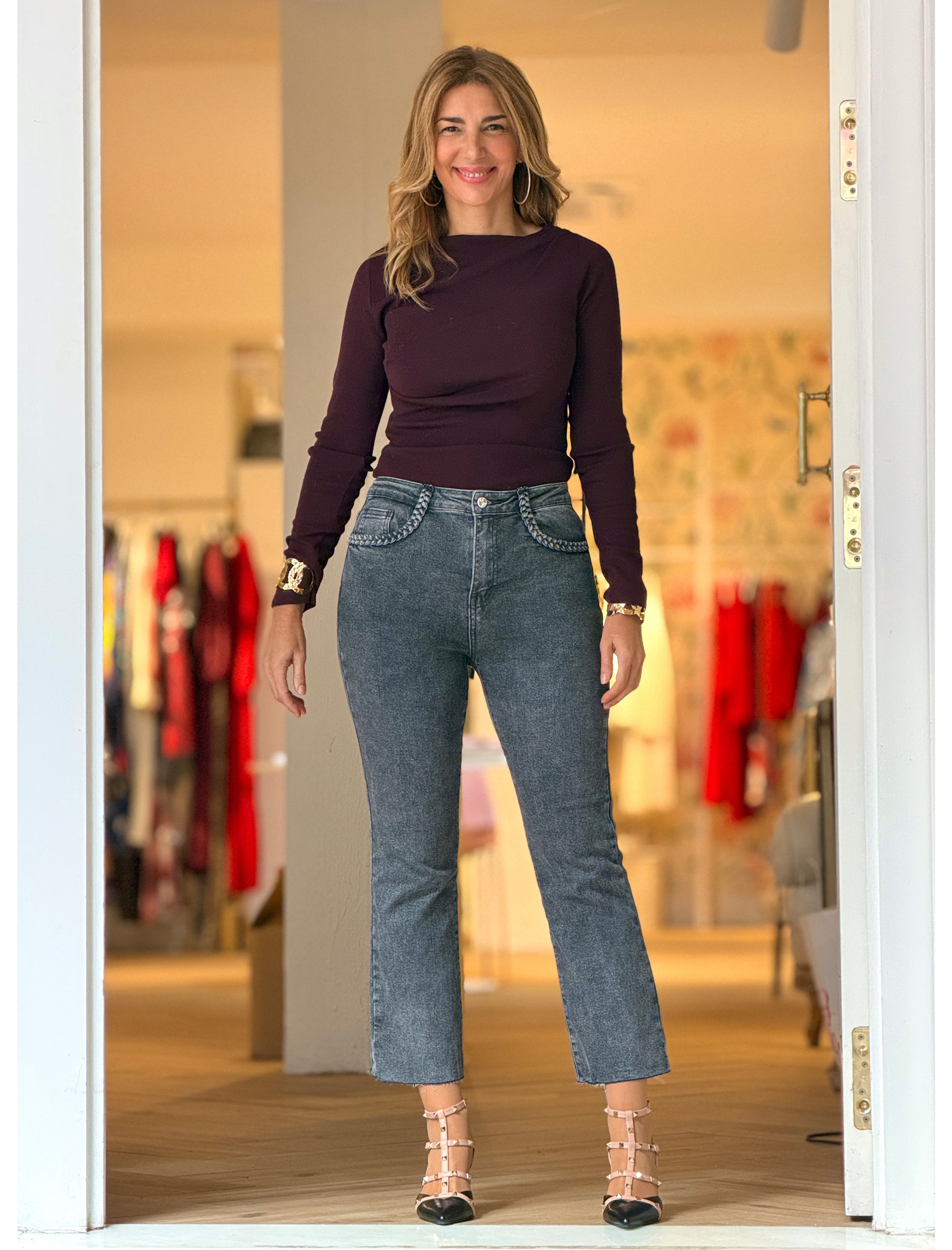 Pantalón vaquero gris bolsillos trenzados