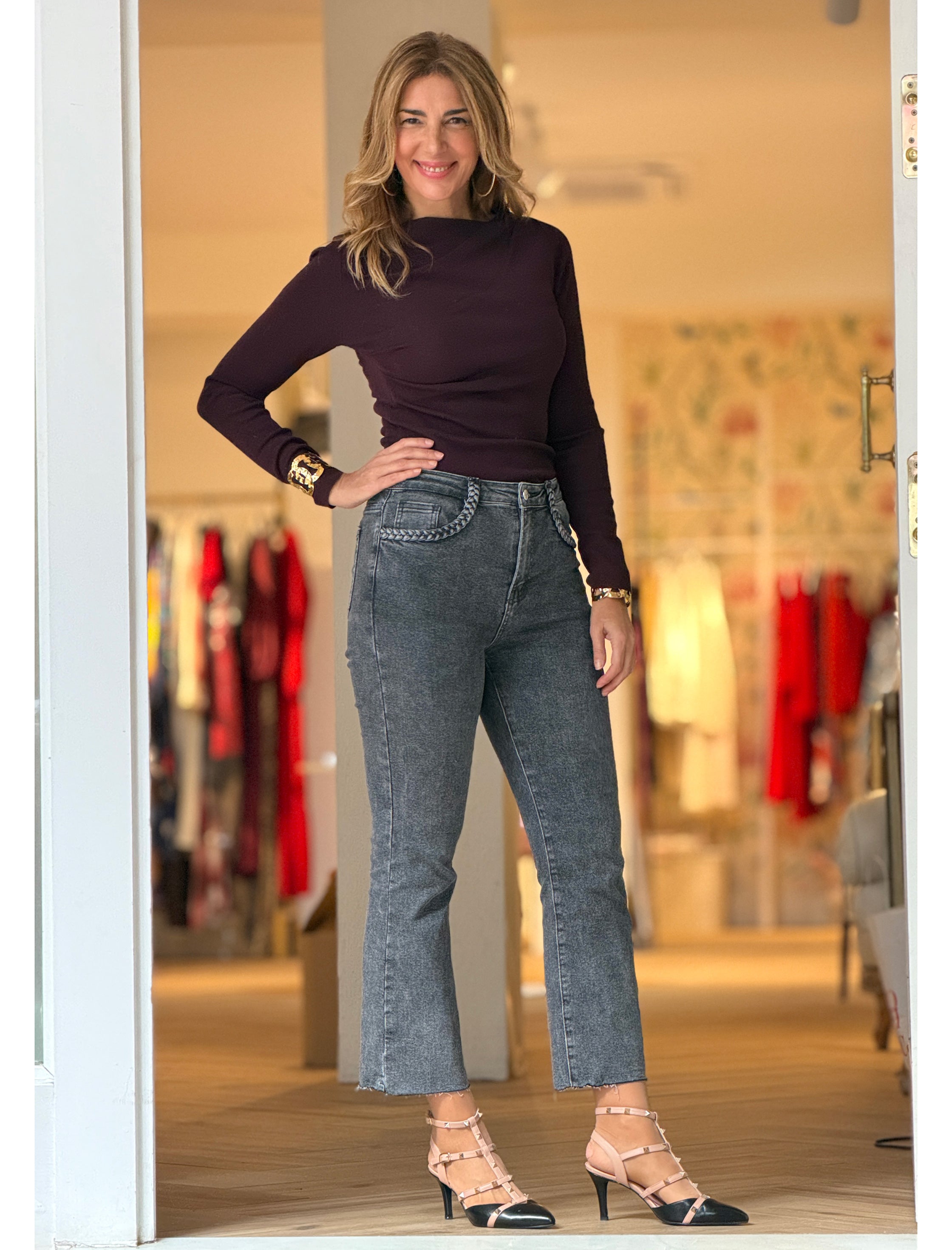 Pantalón vaquero gris bolsillos trenzados