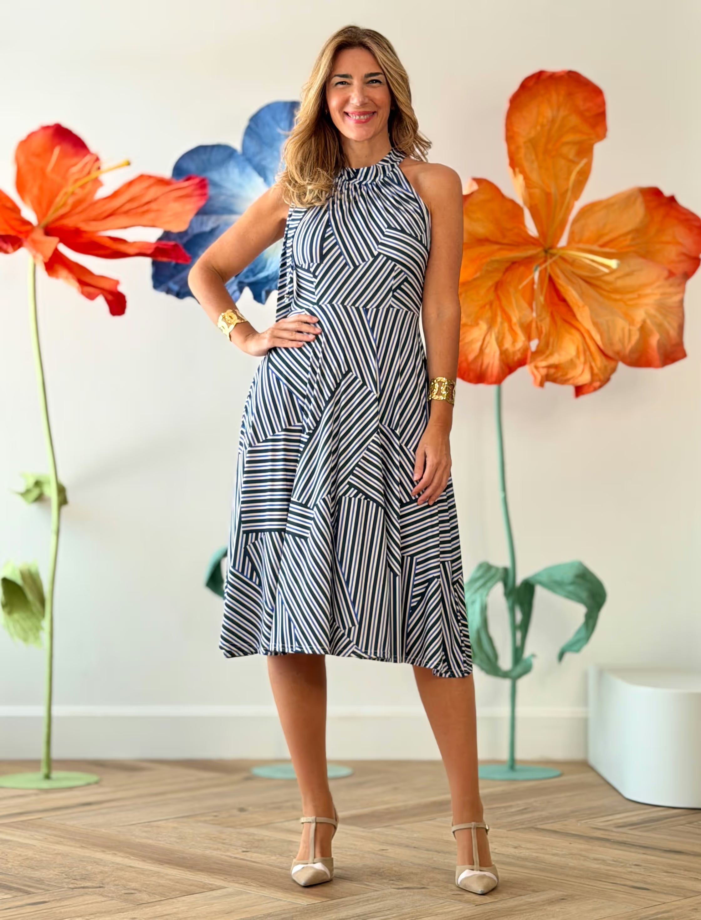 Vestido fluido midi con lazo chic
