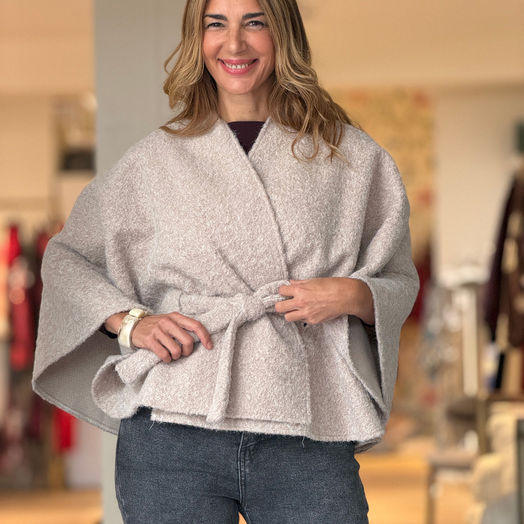 Capa con cinturón suave arena