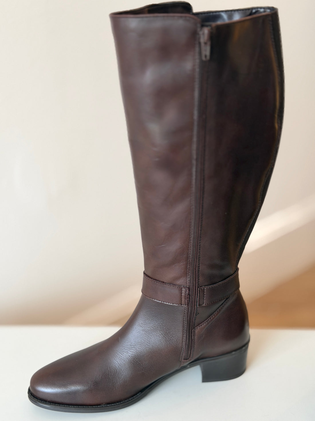 Bota marrón chocolate estribo