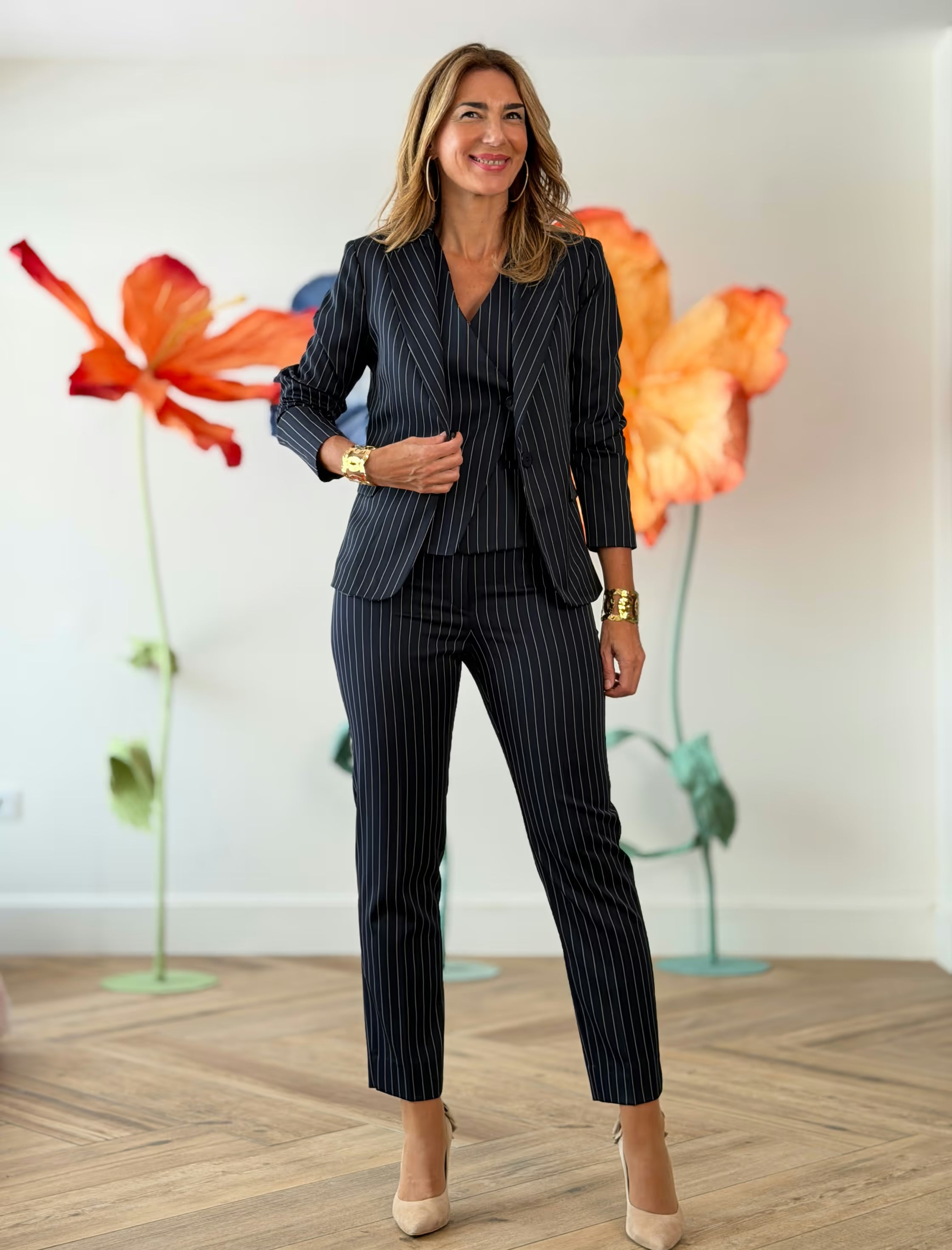 Total look de chaqueta, chaleco y pantalón de raya diplomática
