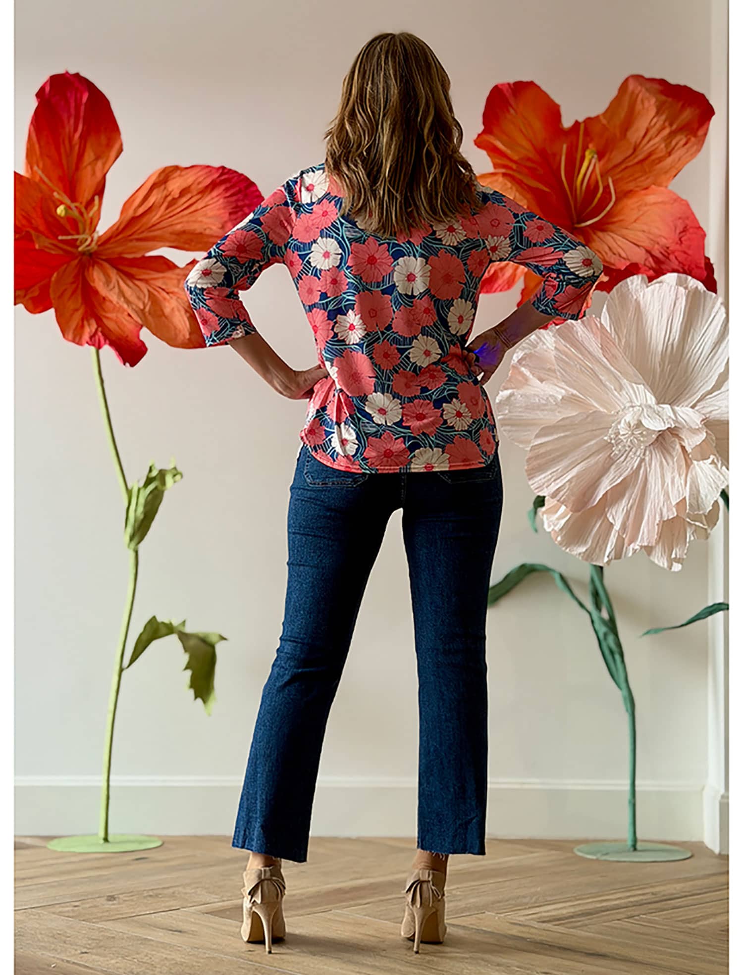 Blusa de flores primaveral