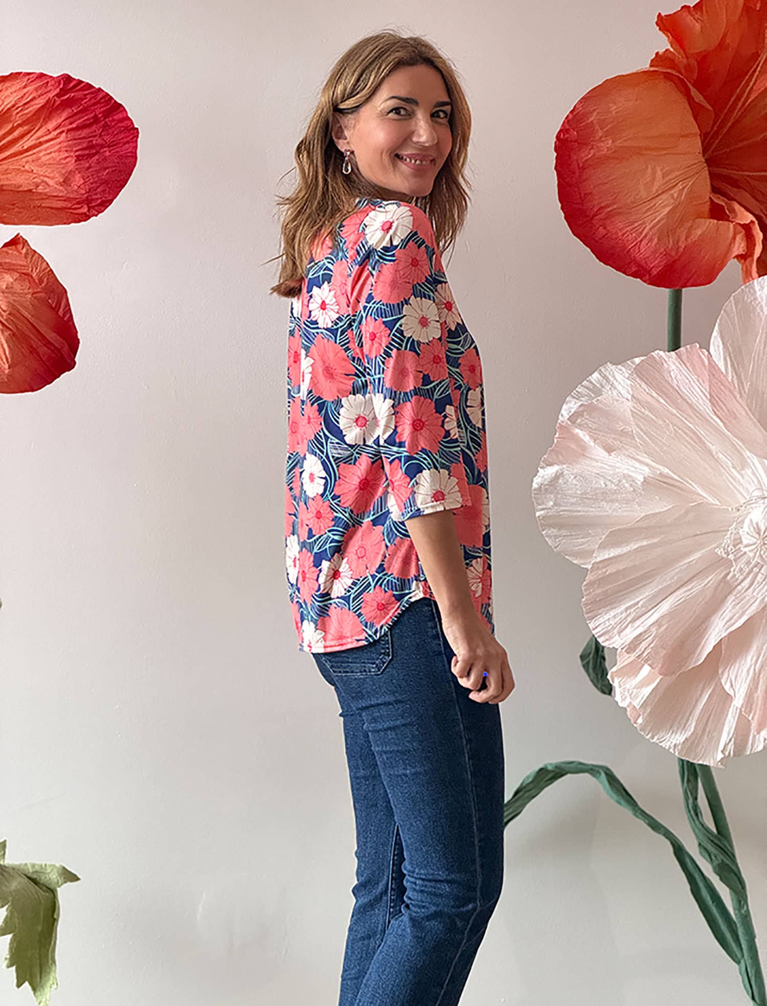 Blusa de flores primaveral