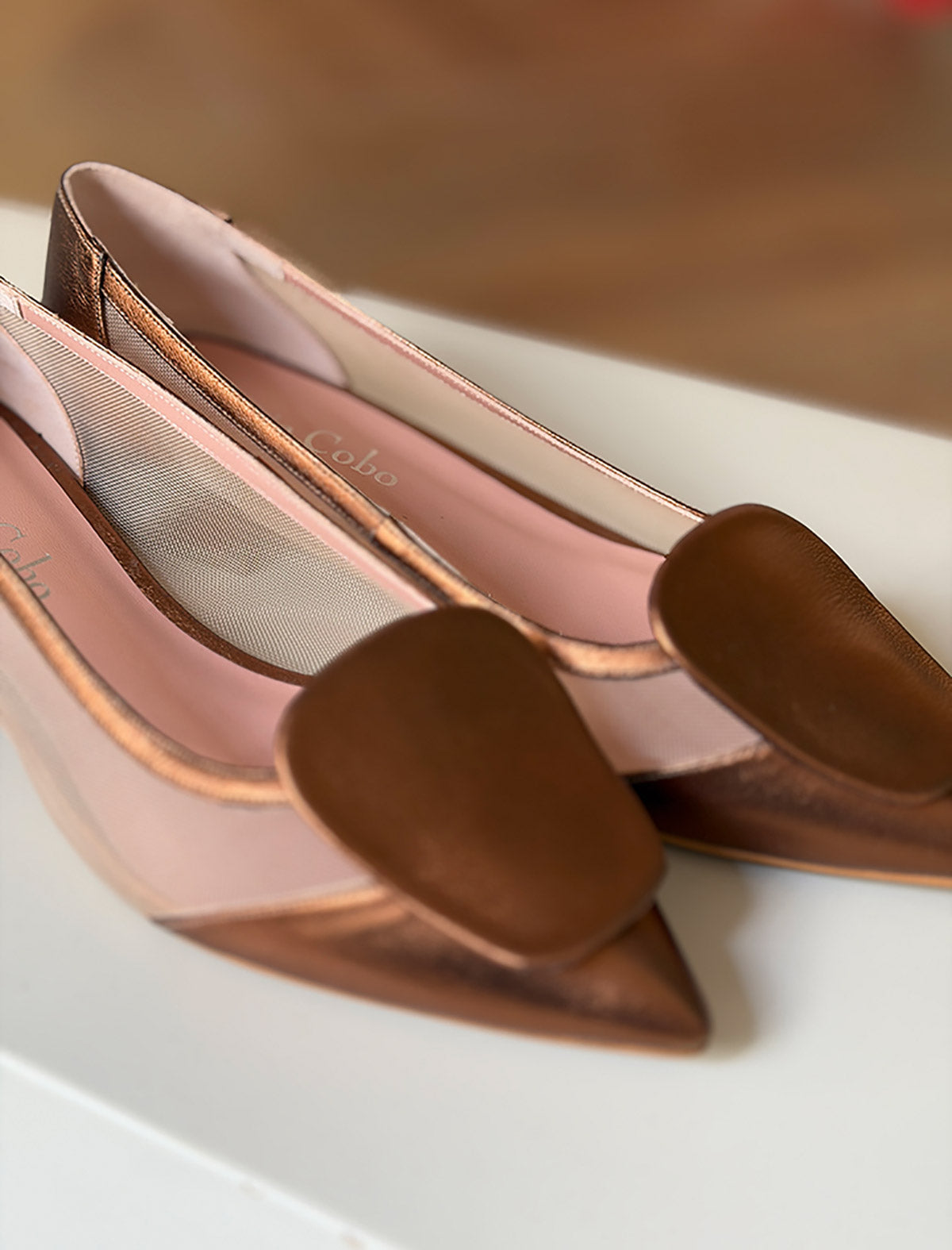 Bailarina de rejilla bronce estilazo