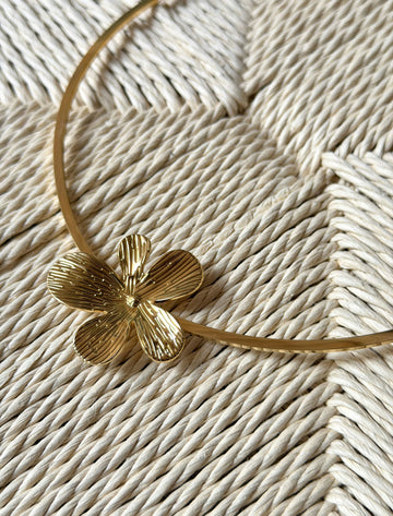 Choker with golden flower Elsa