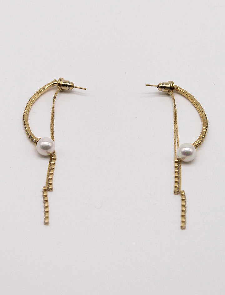 CURVE AND PEARL EARRINGS