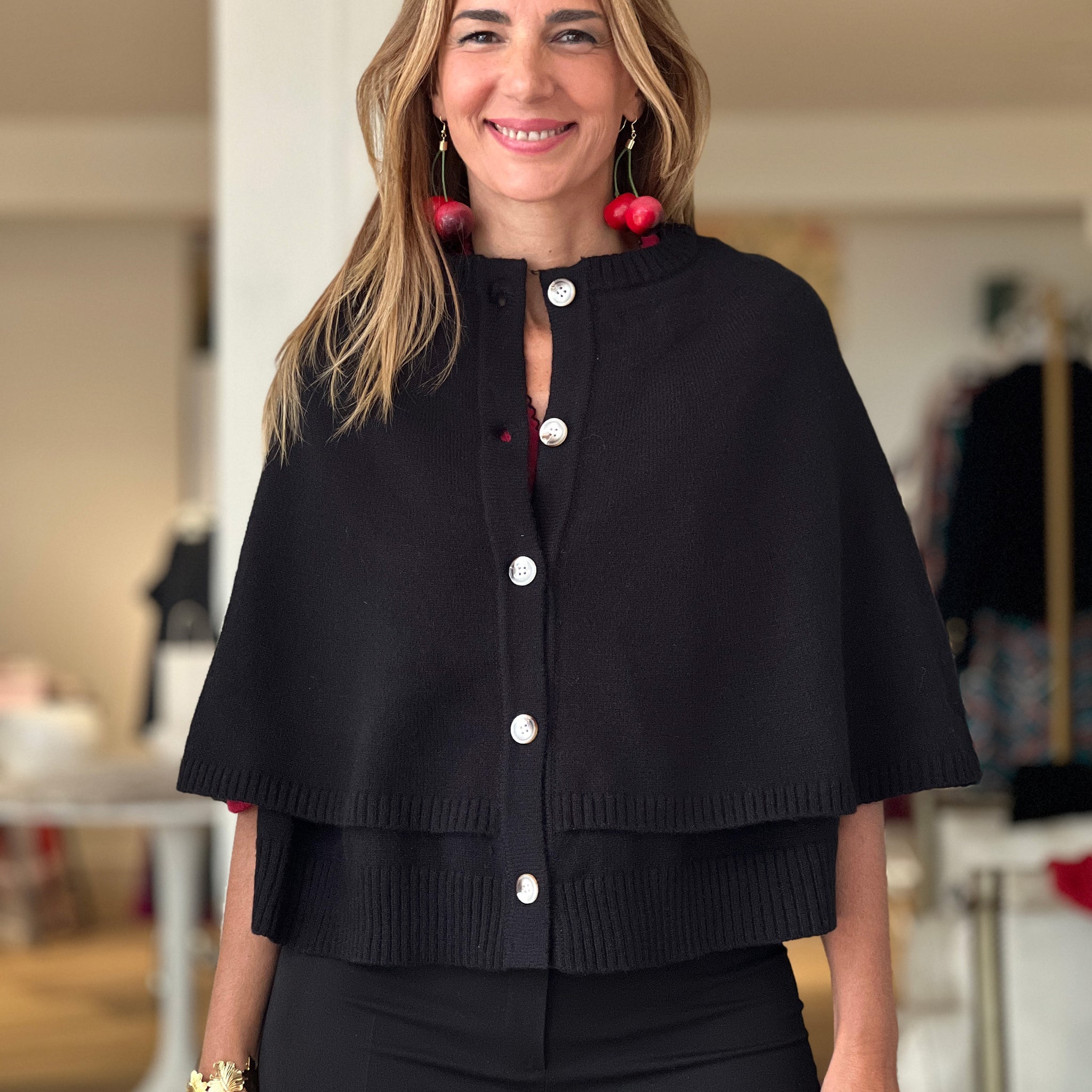 Capa de punto superchic negra