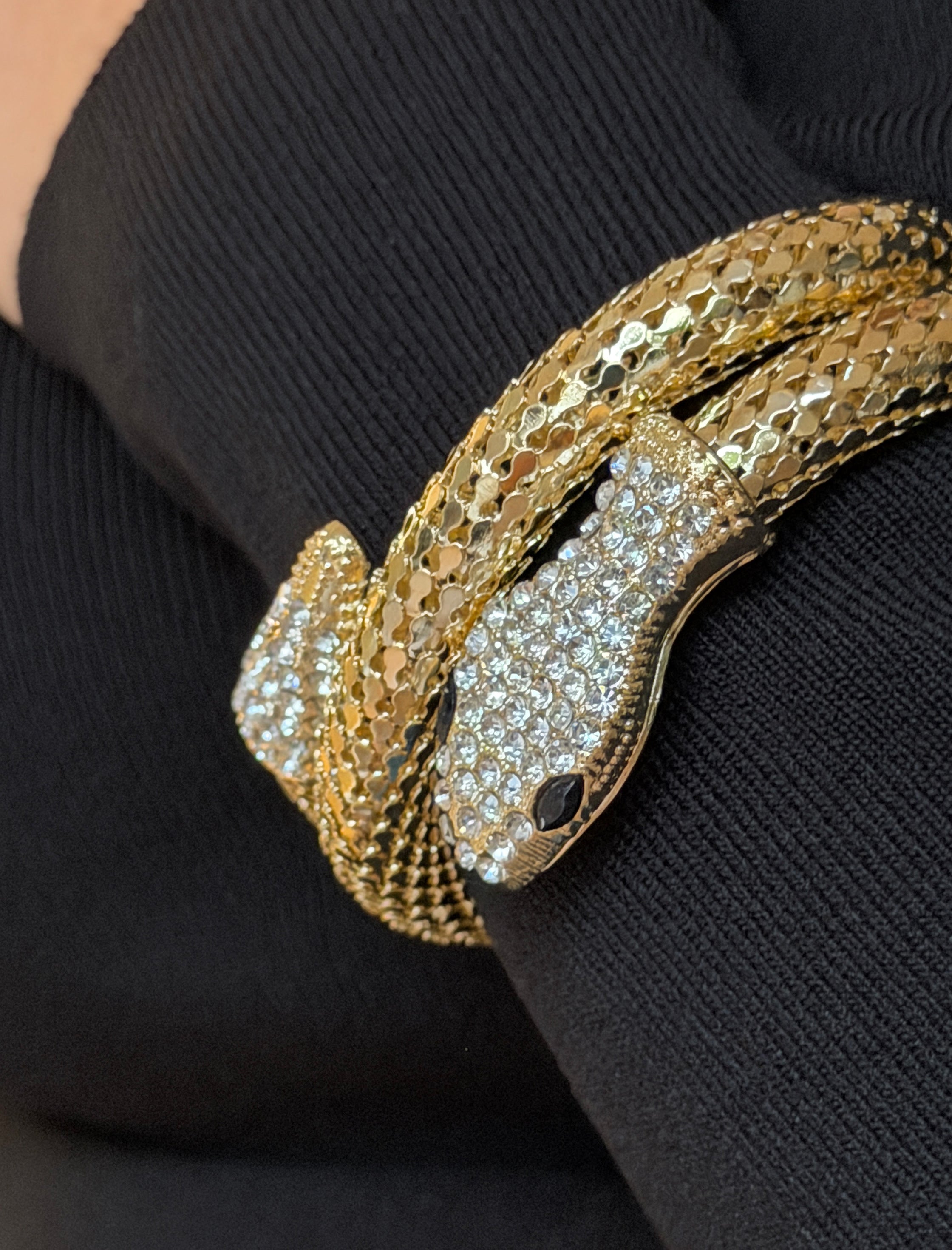Brazalete serpiente chic dorada