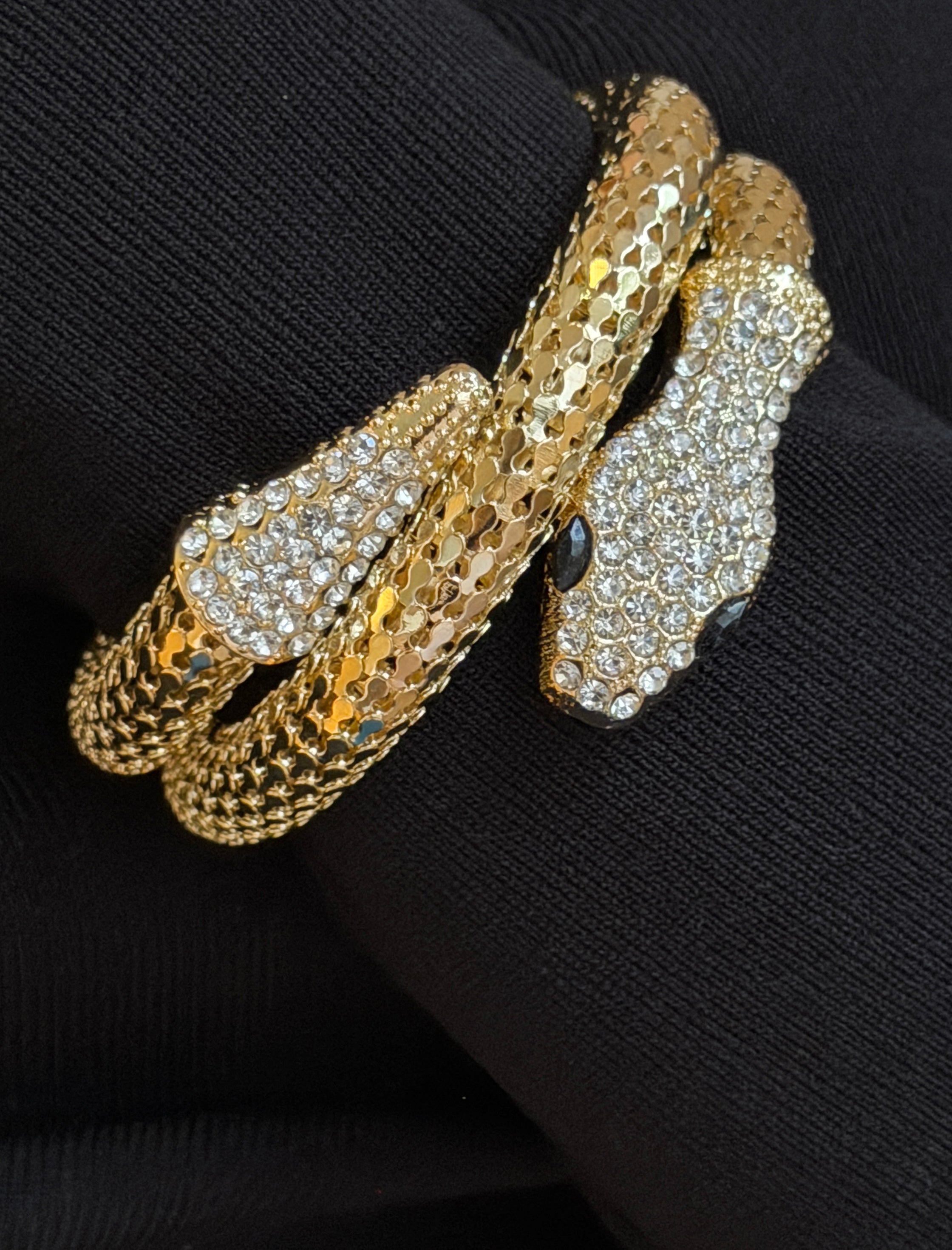 Brazalete serpiente chic dorada