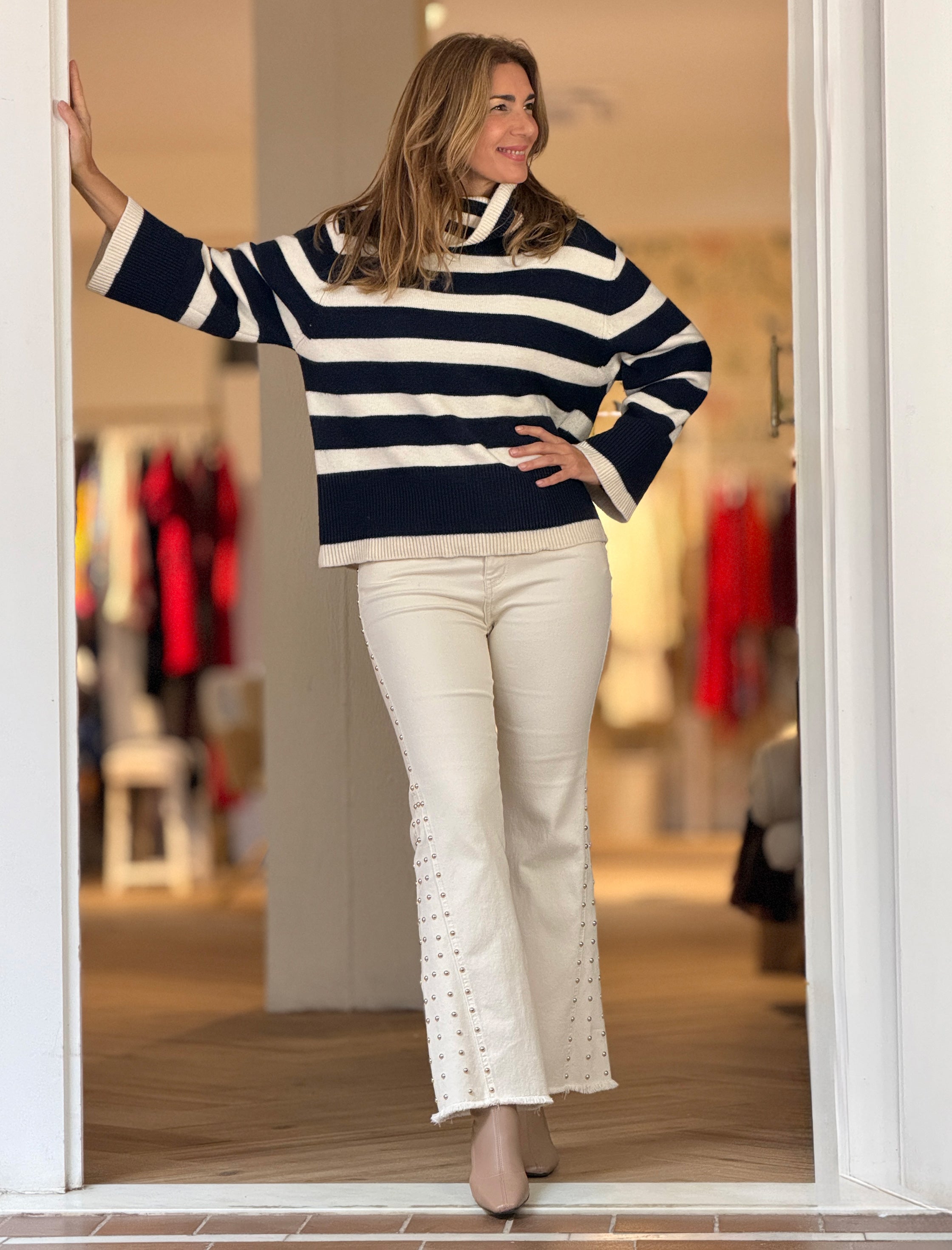 Pantalón vaquero tachas chic