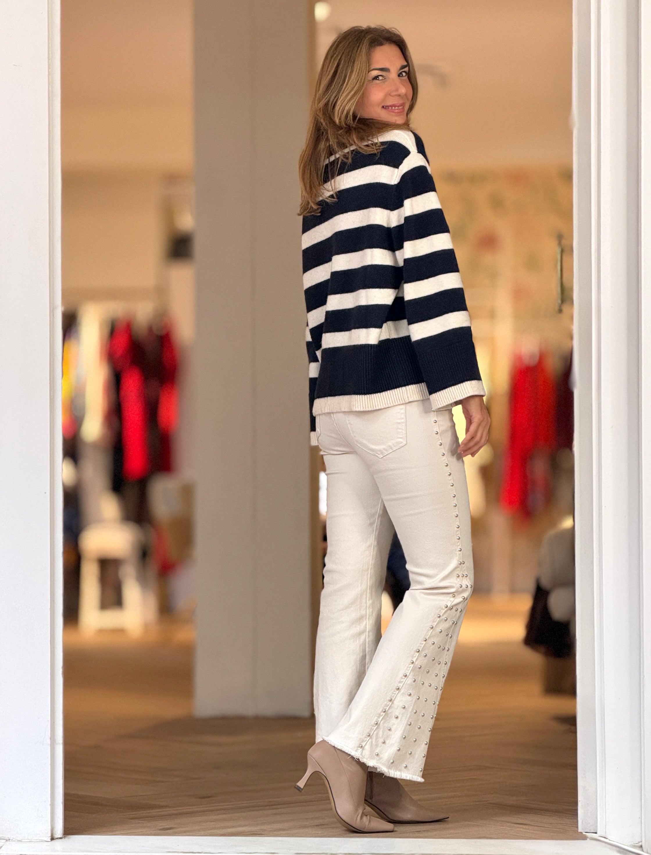 Pantalón vaquero tachas chic