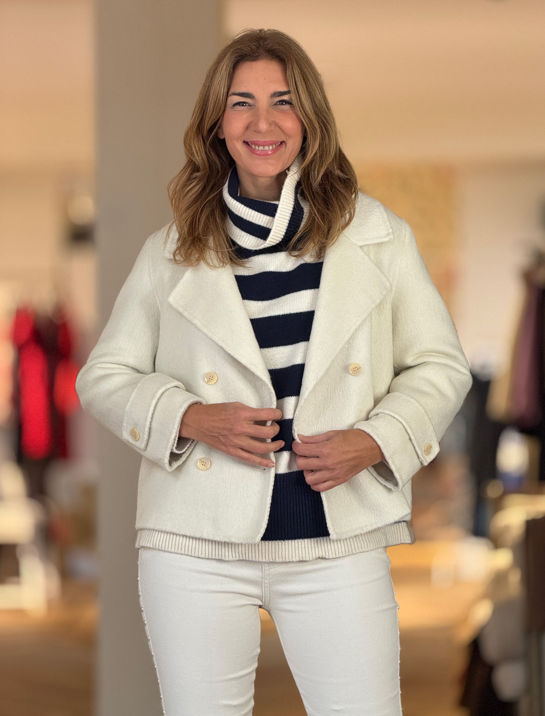 Chaqueta cruzada de lana beig claro