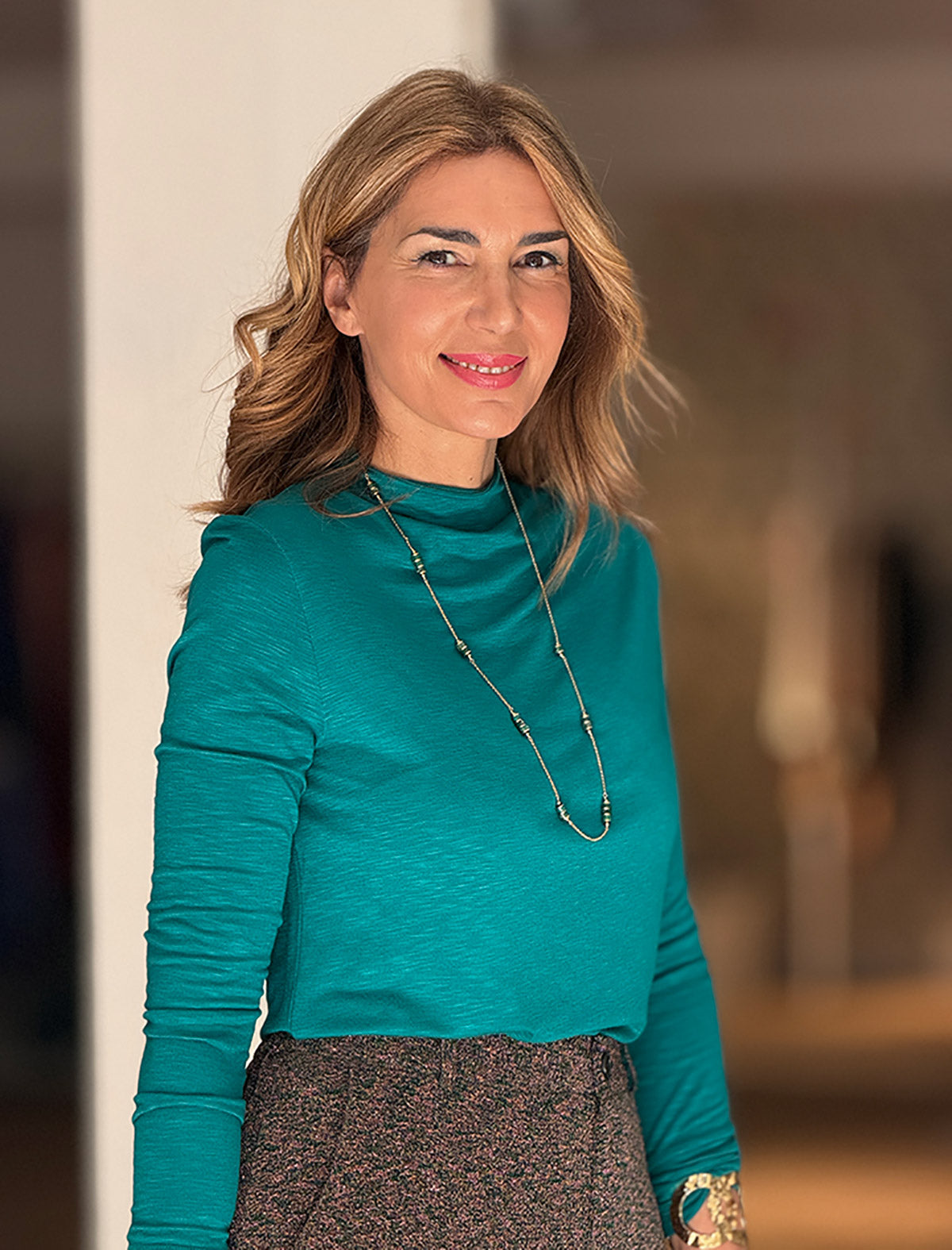 Camiseta muy chic linda esmeralda