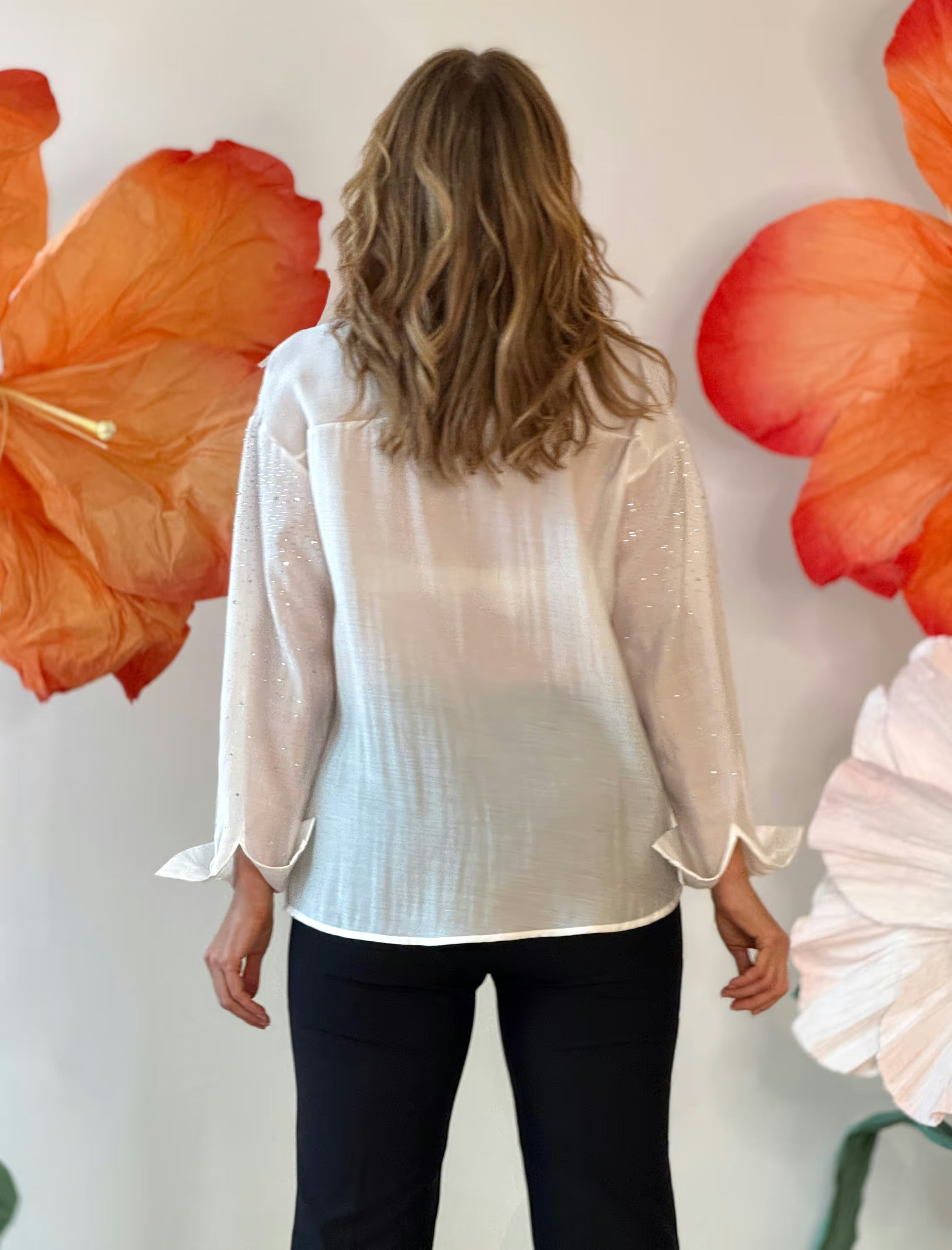 Camisa blanca con brillantes