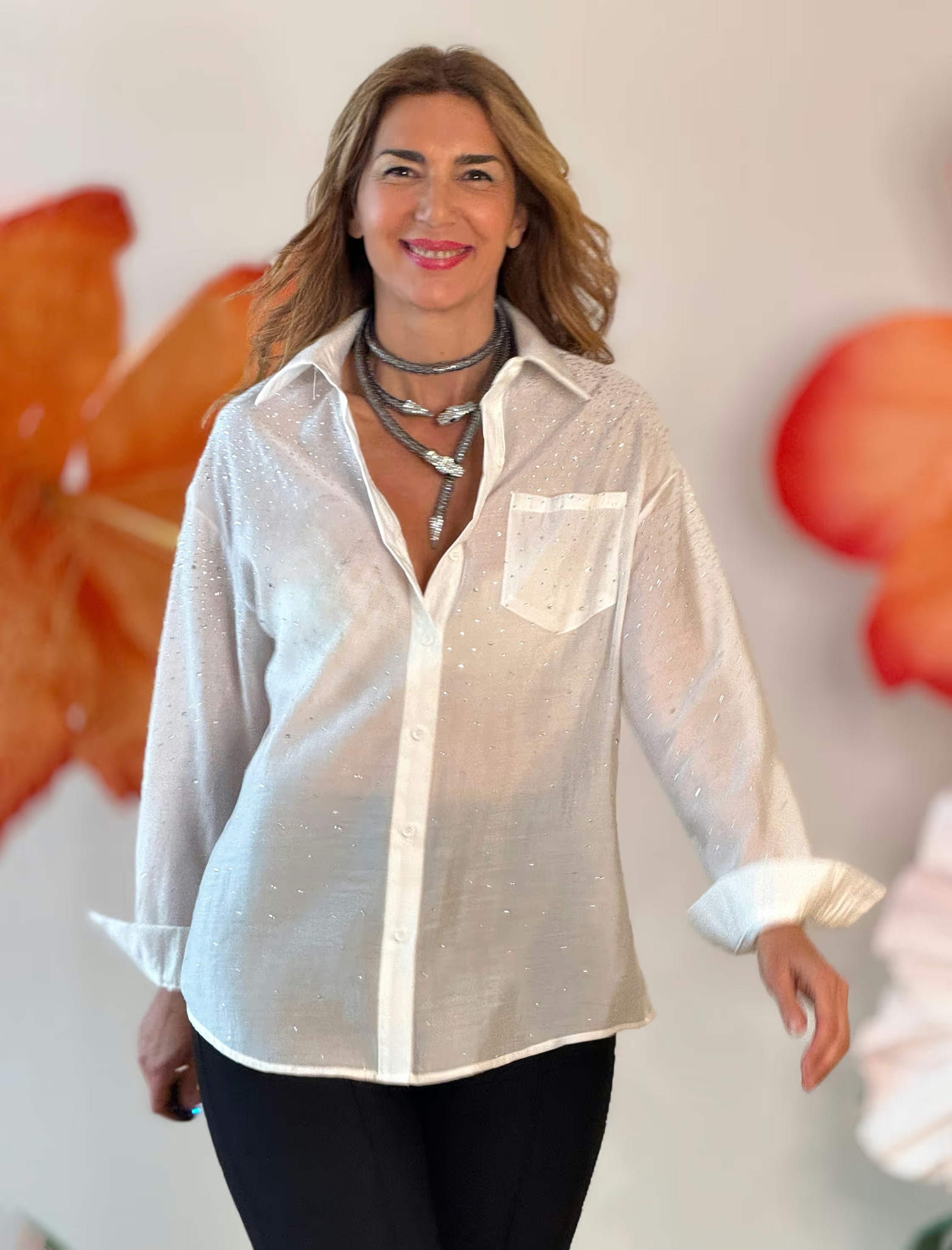 Camisa blanca con brillantes