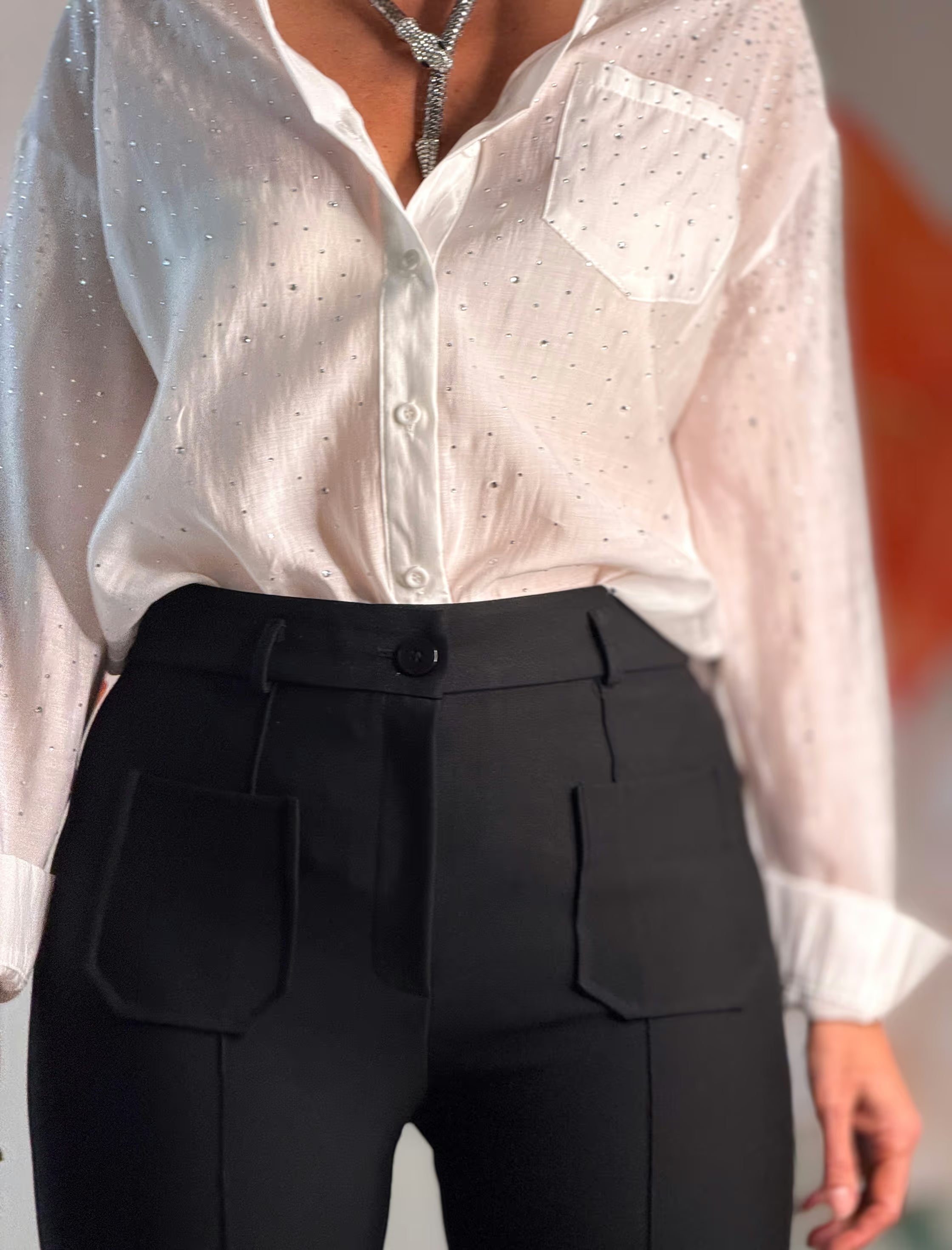 Pantalón negro muy favorecedor elástico