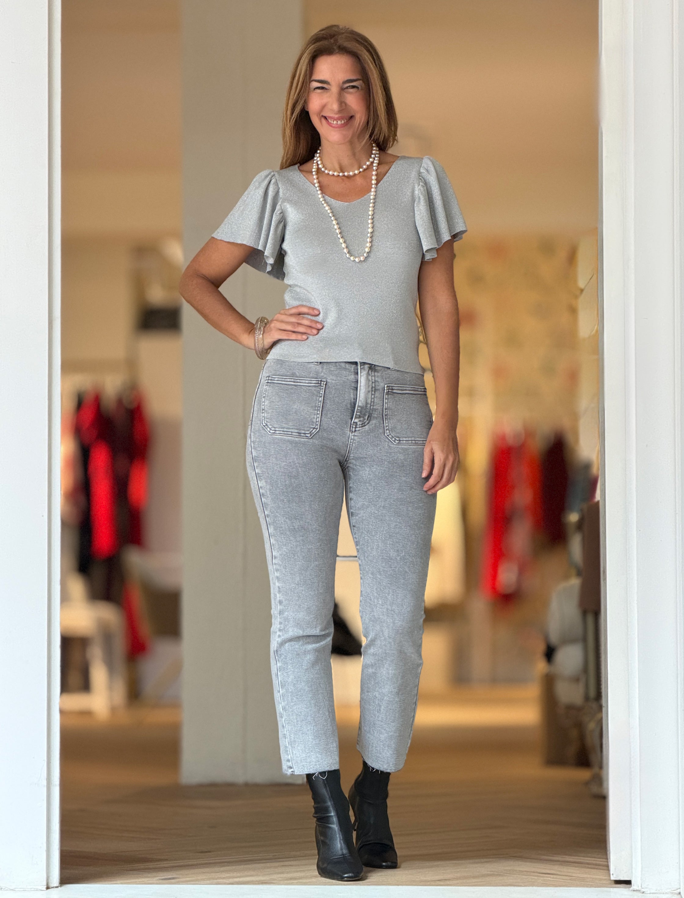 Pantalón vaquero gris bolsillos