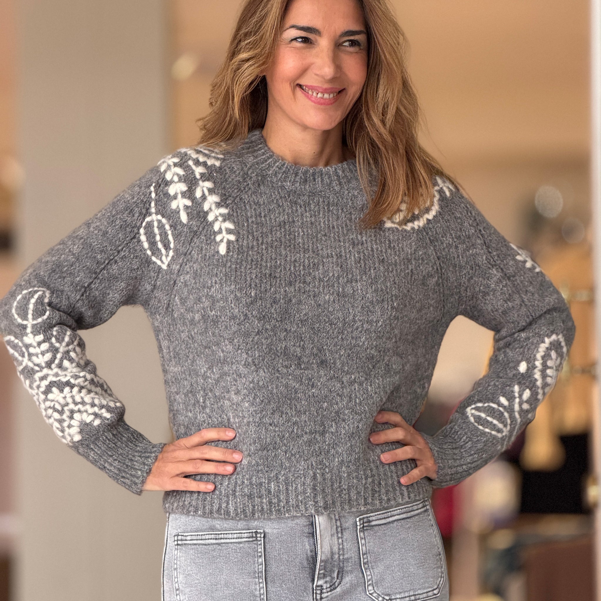 Jersey gris bordado suave