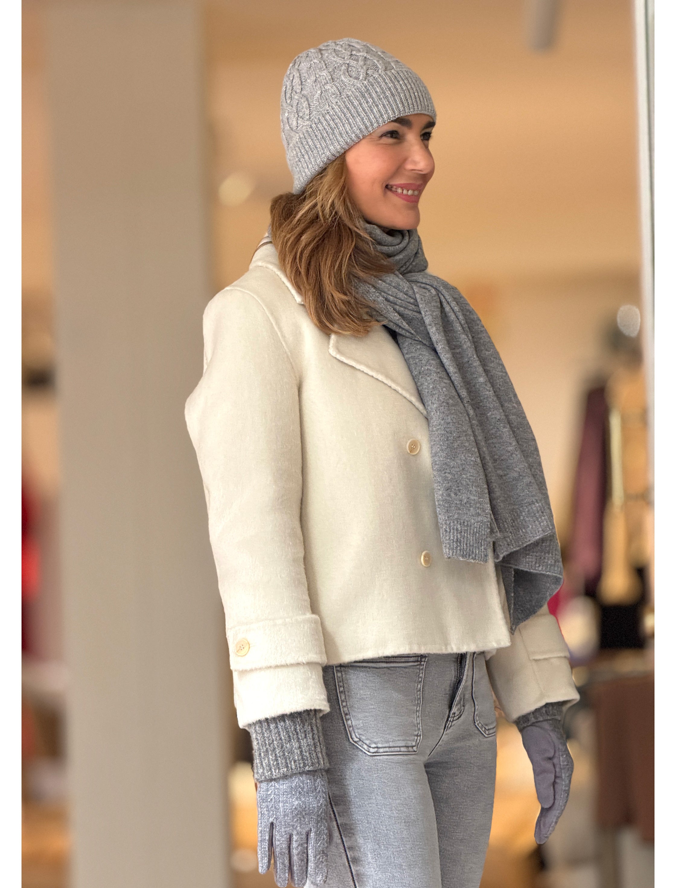 Chaqueta cruzada de lana beig claro