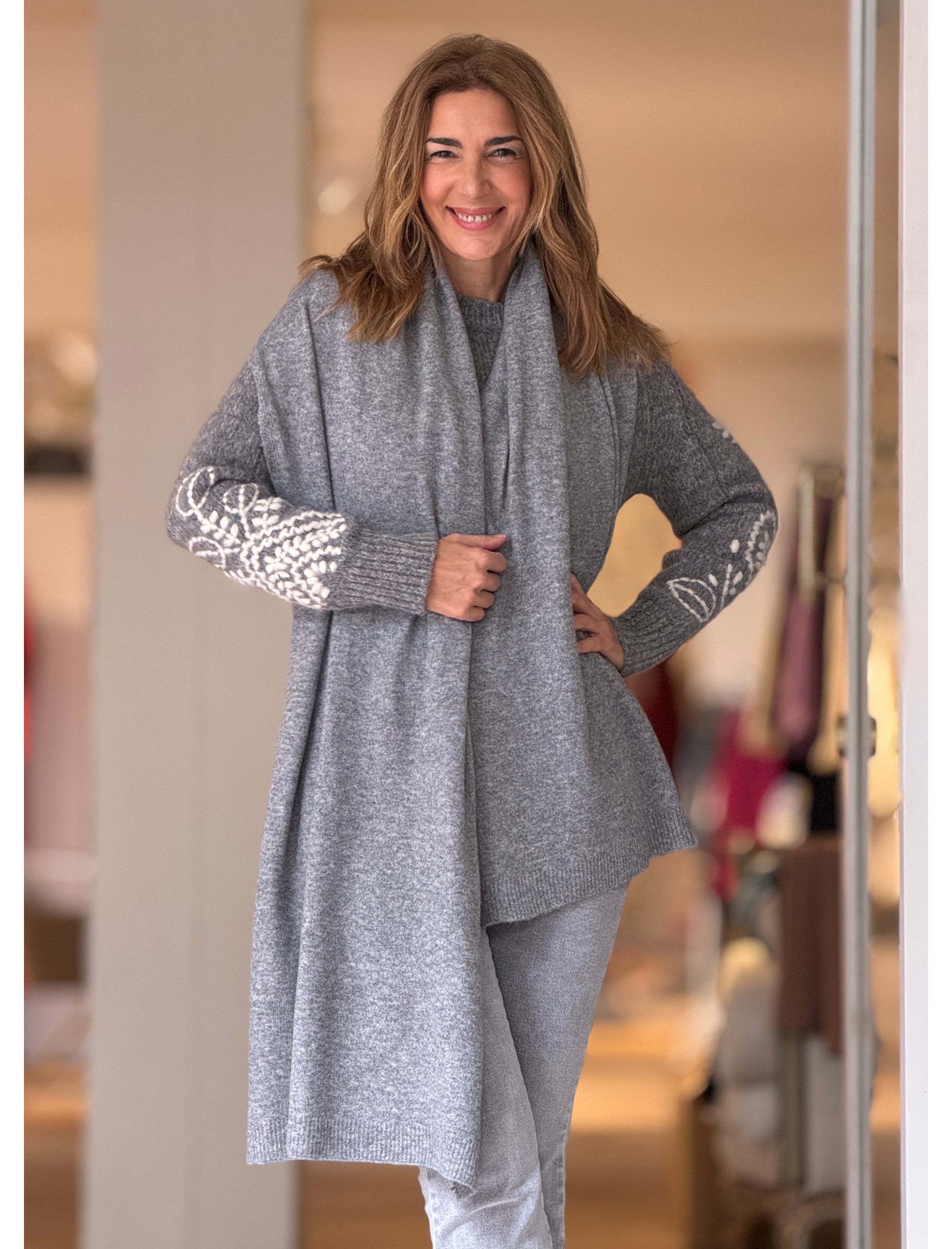 Jersey gris bordado suave